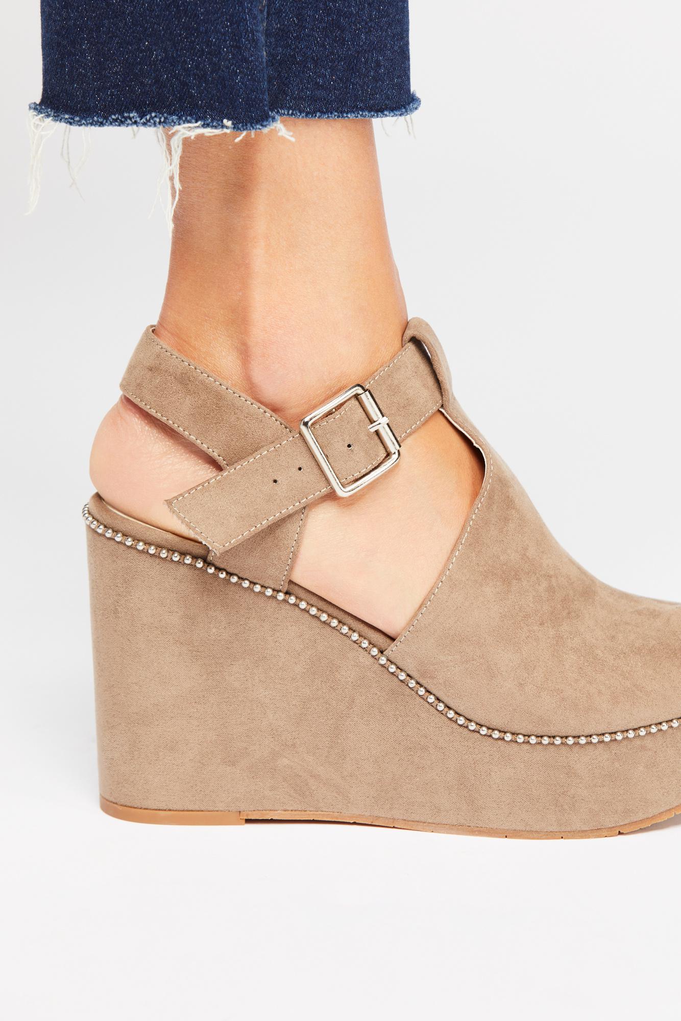 vegan darcy wedge