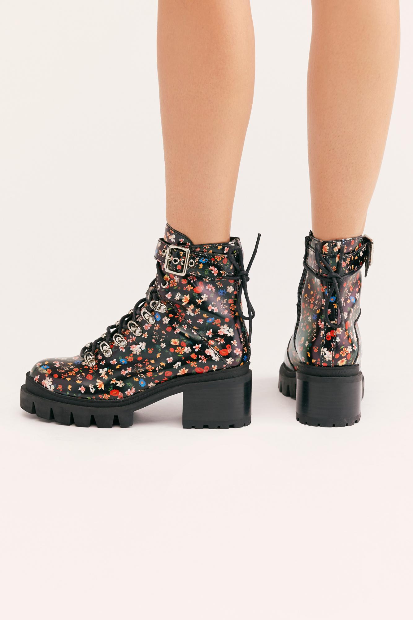 check lace up boot