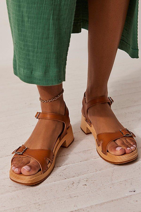 Free People Swedish Hasbeens Low Sandals in Green | Lyst