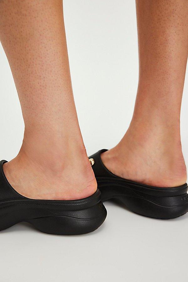 Crocs™ Bae Slides in Black | Lyst