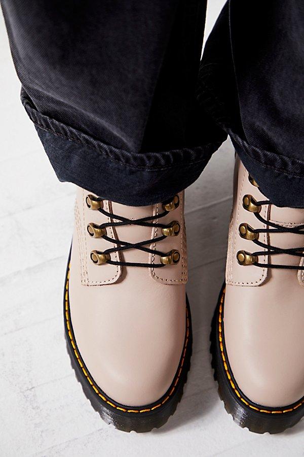 Dr.Martens leona ベージュ Leona Women's Sendal Leather Heeled Boots in Vintage Taupe