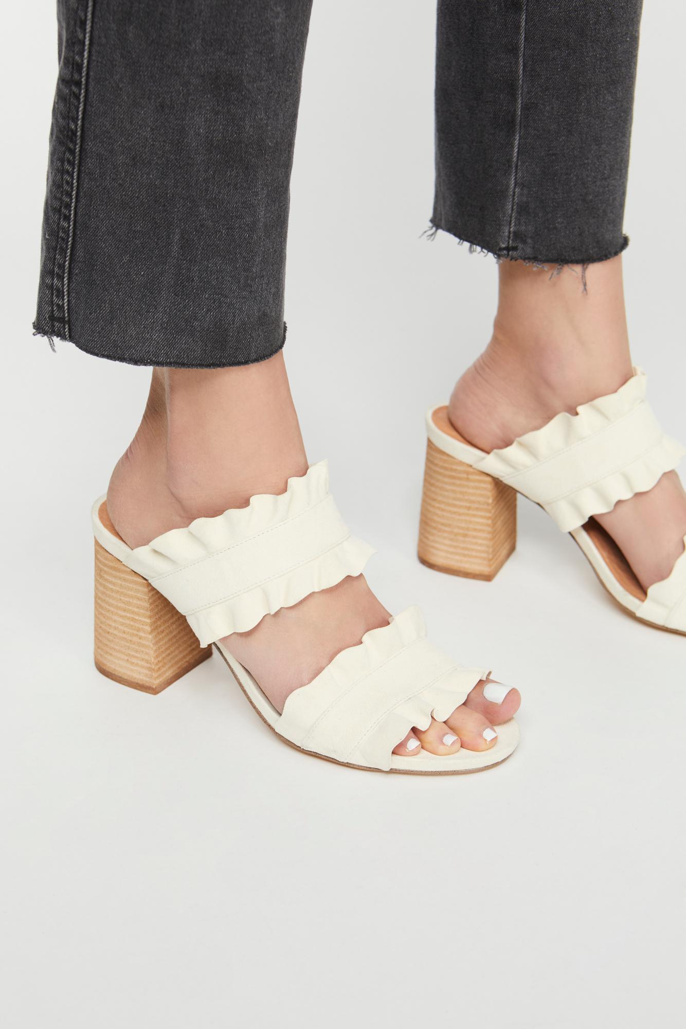 rosie ruffle heel