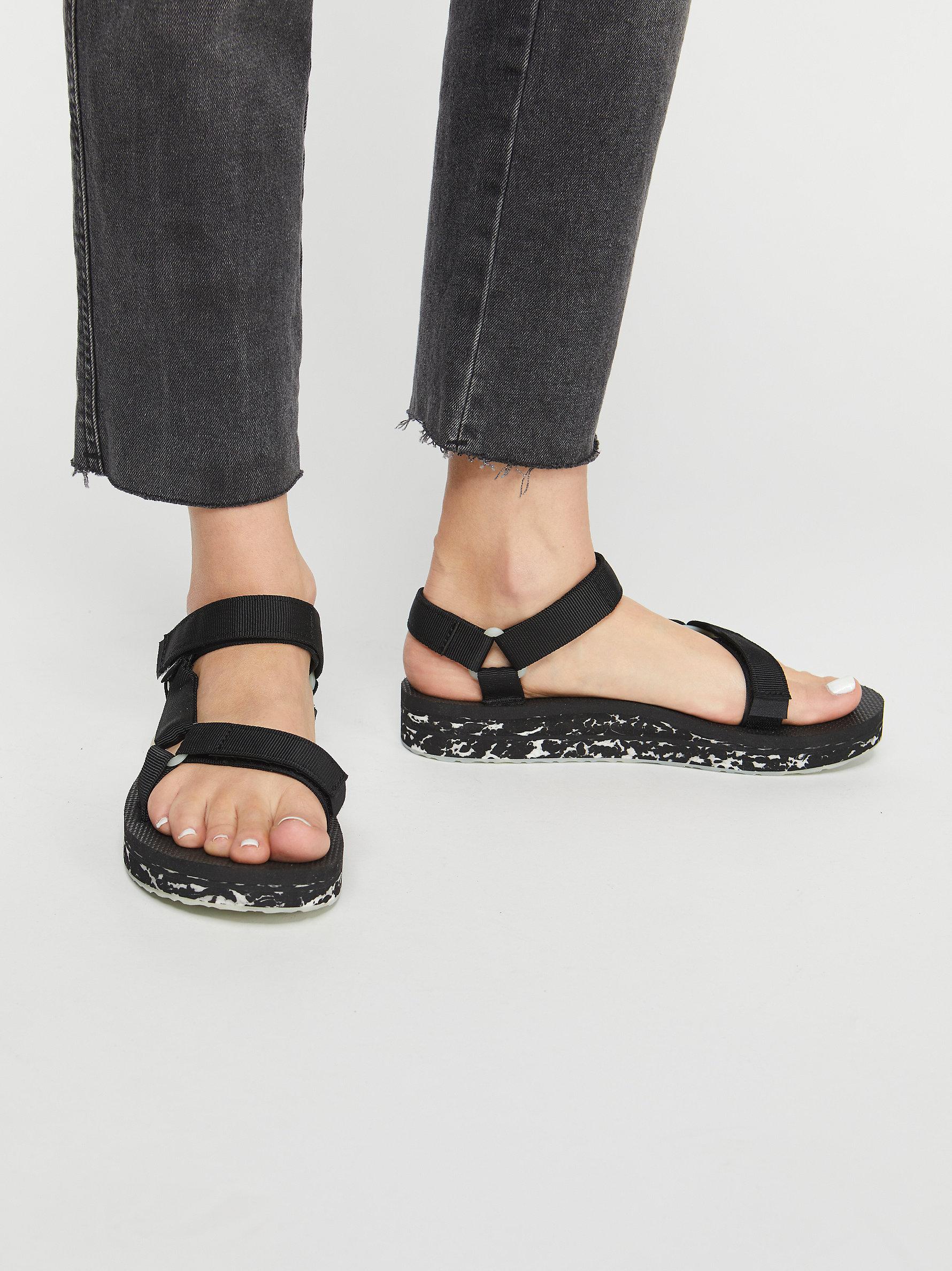 Midform universal glow sales teva sandal