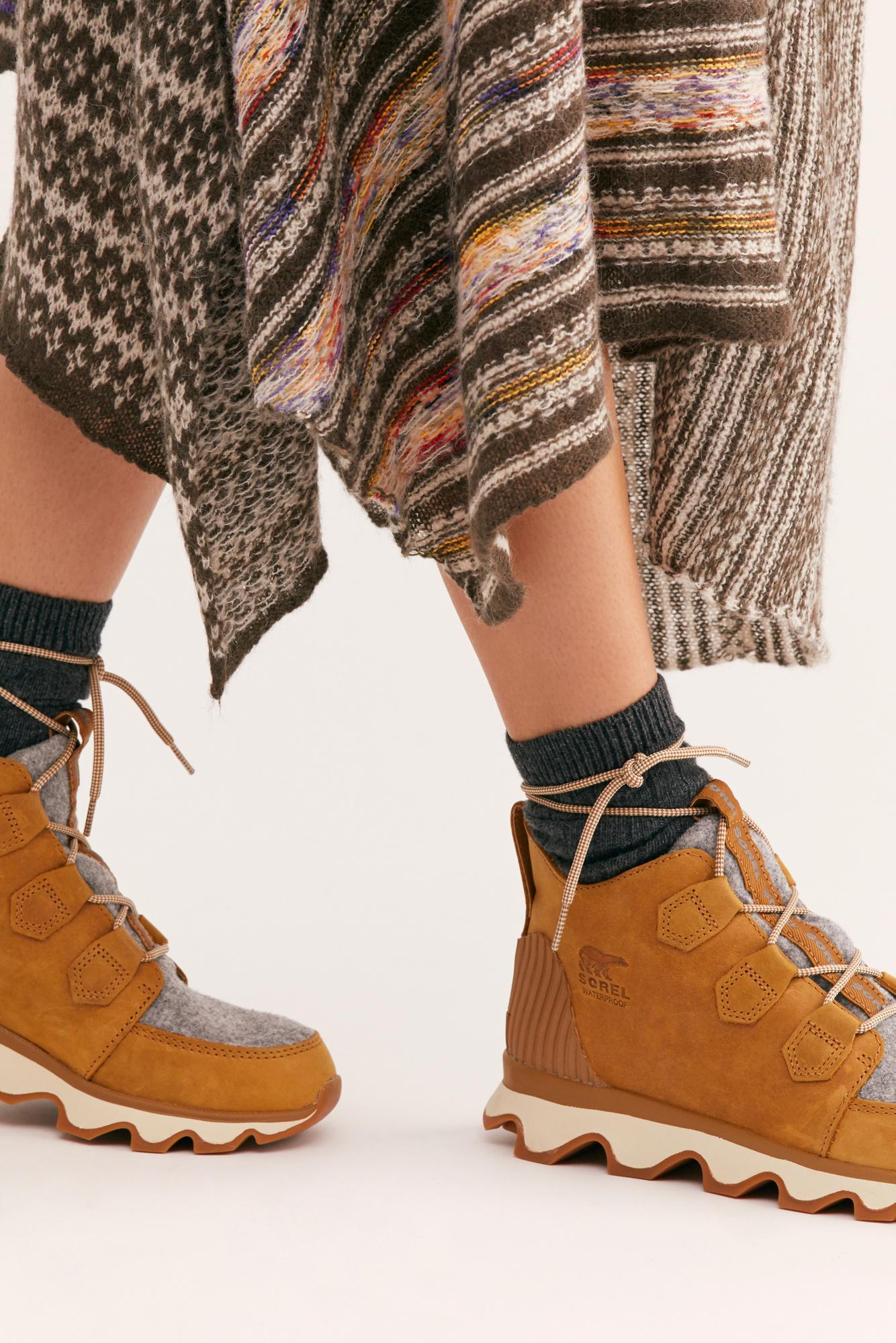 sorel kinetic caribou camel brown