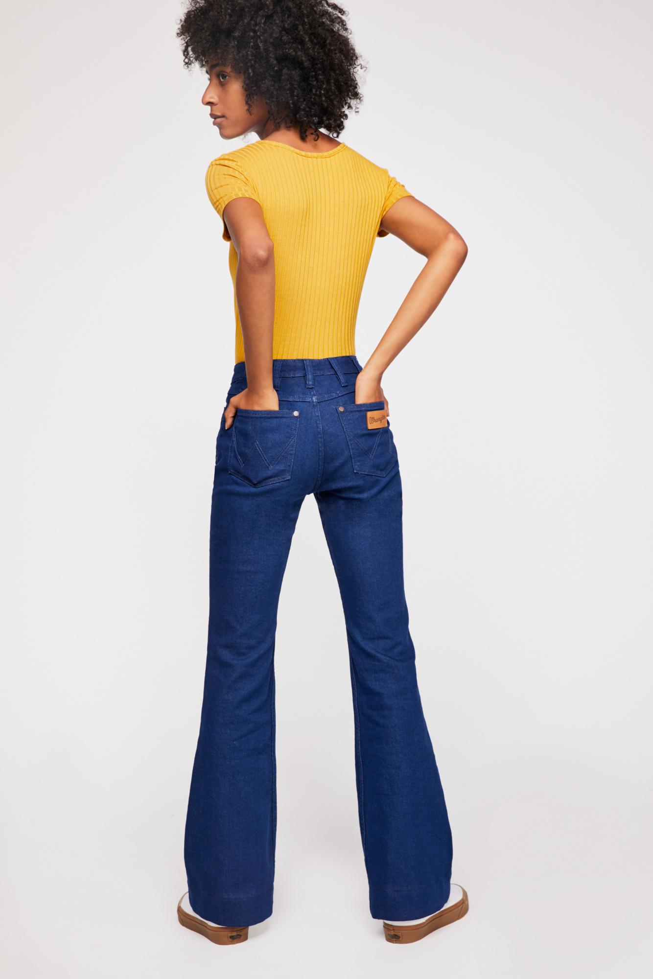 wrangler exaggerated bootcut jeans