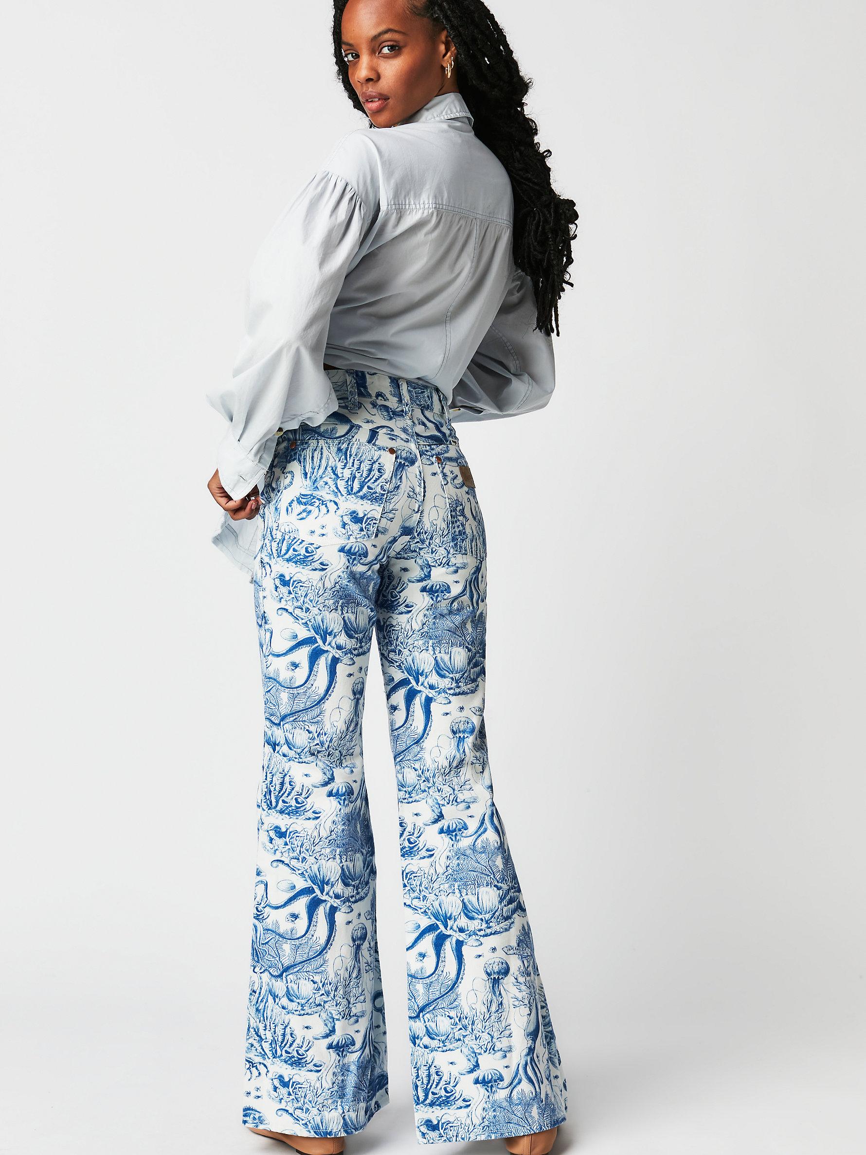 Free People Wrangler Wanderer 622 Printed High-rise Jeans in Blue | Lyst  Canada