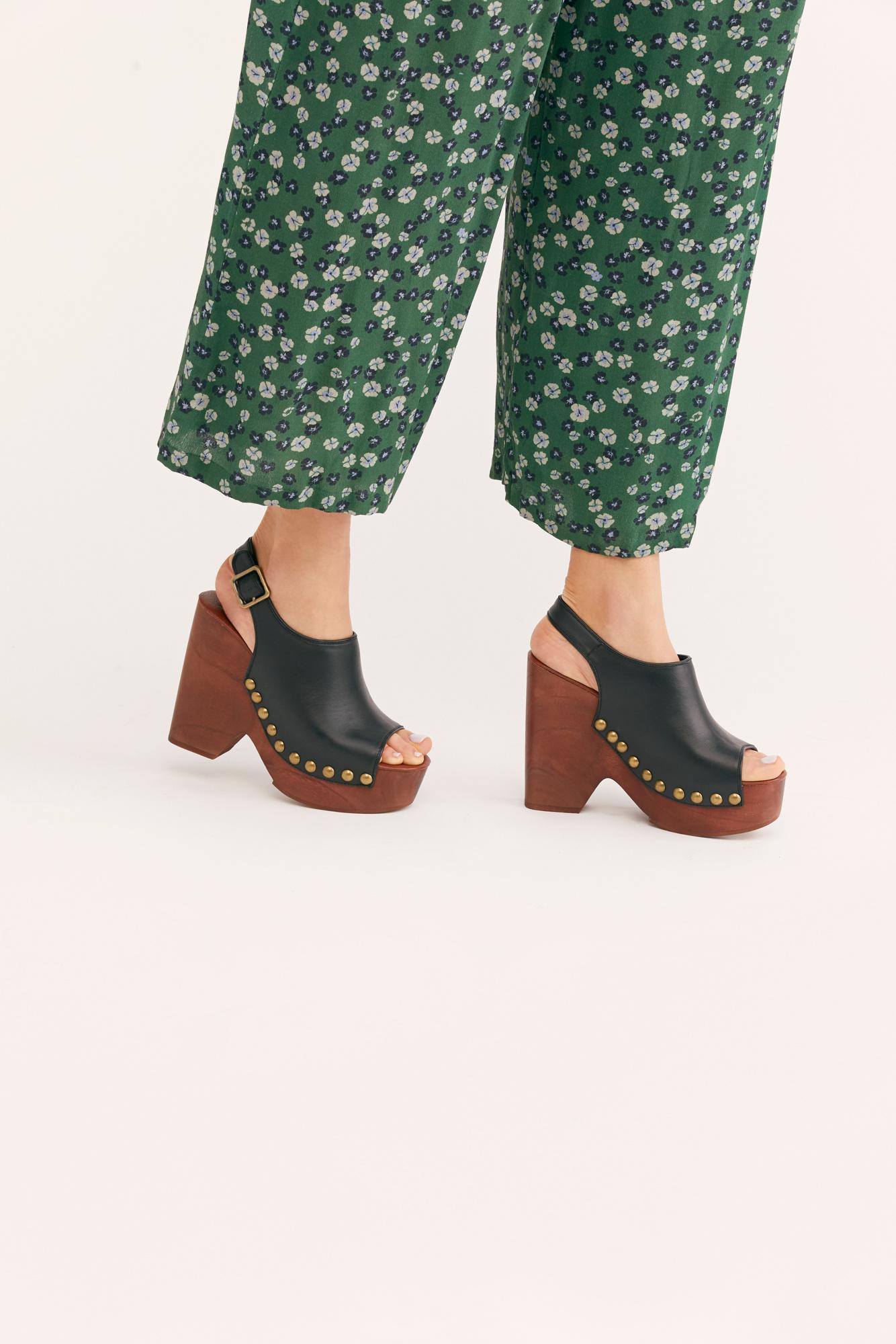 jeffrey campbell walk the line clog