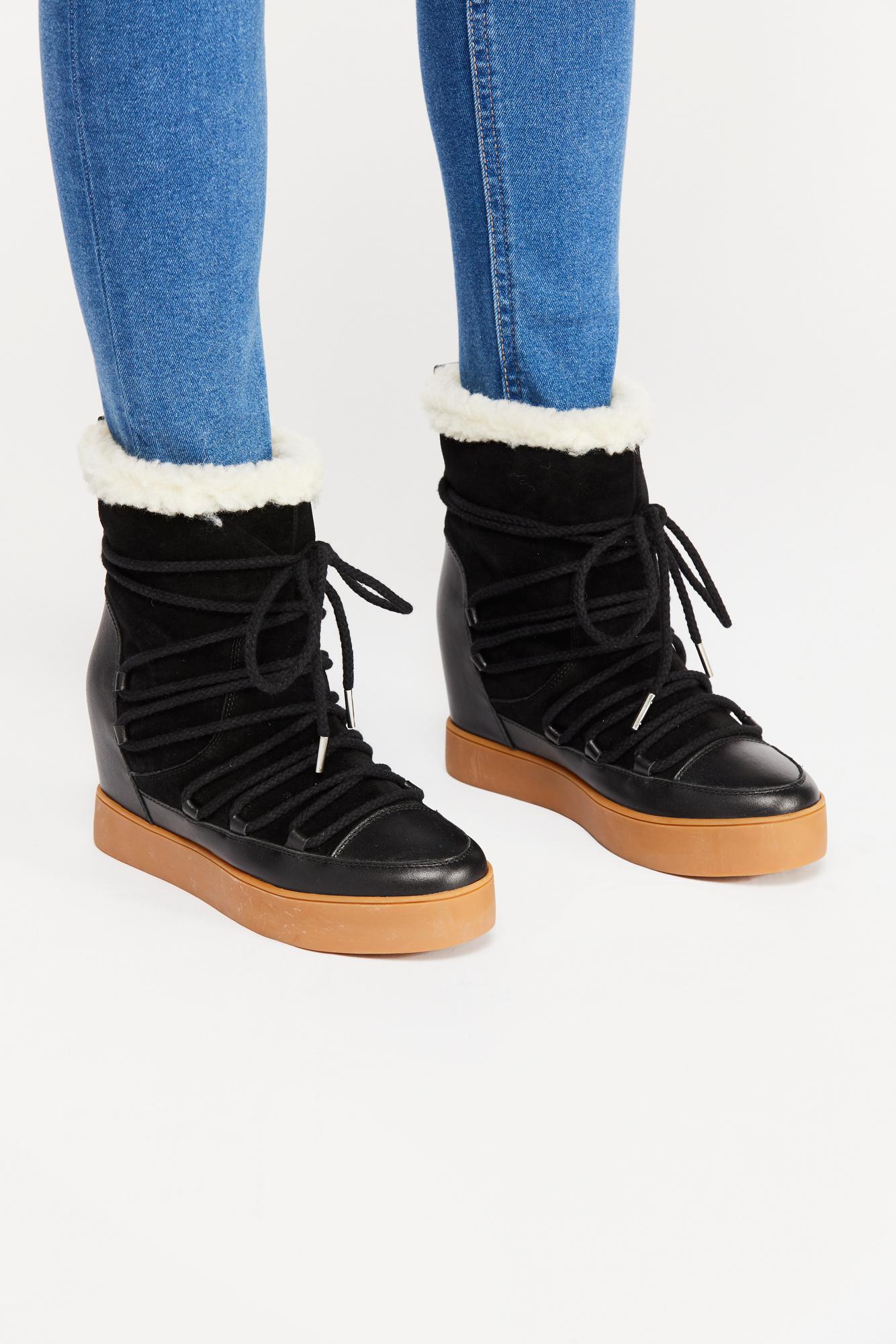shoe the bear trish wedge booties
