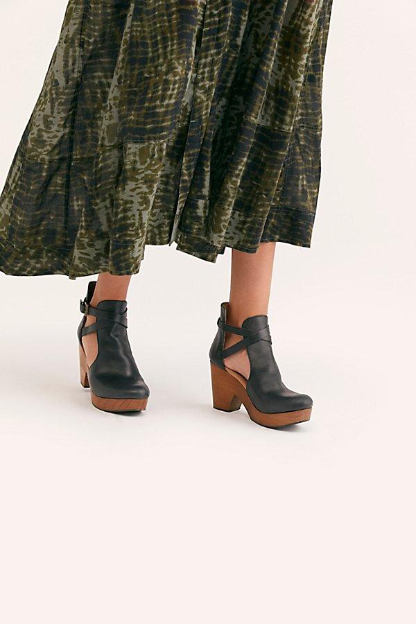 Free People Cedar Clog in Black | Lyst