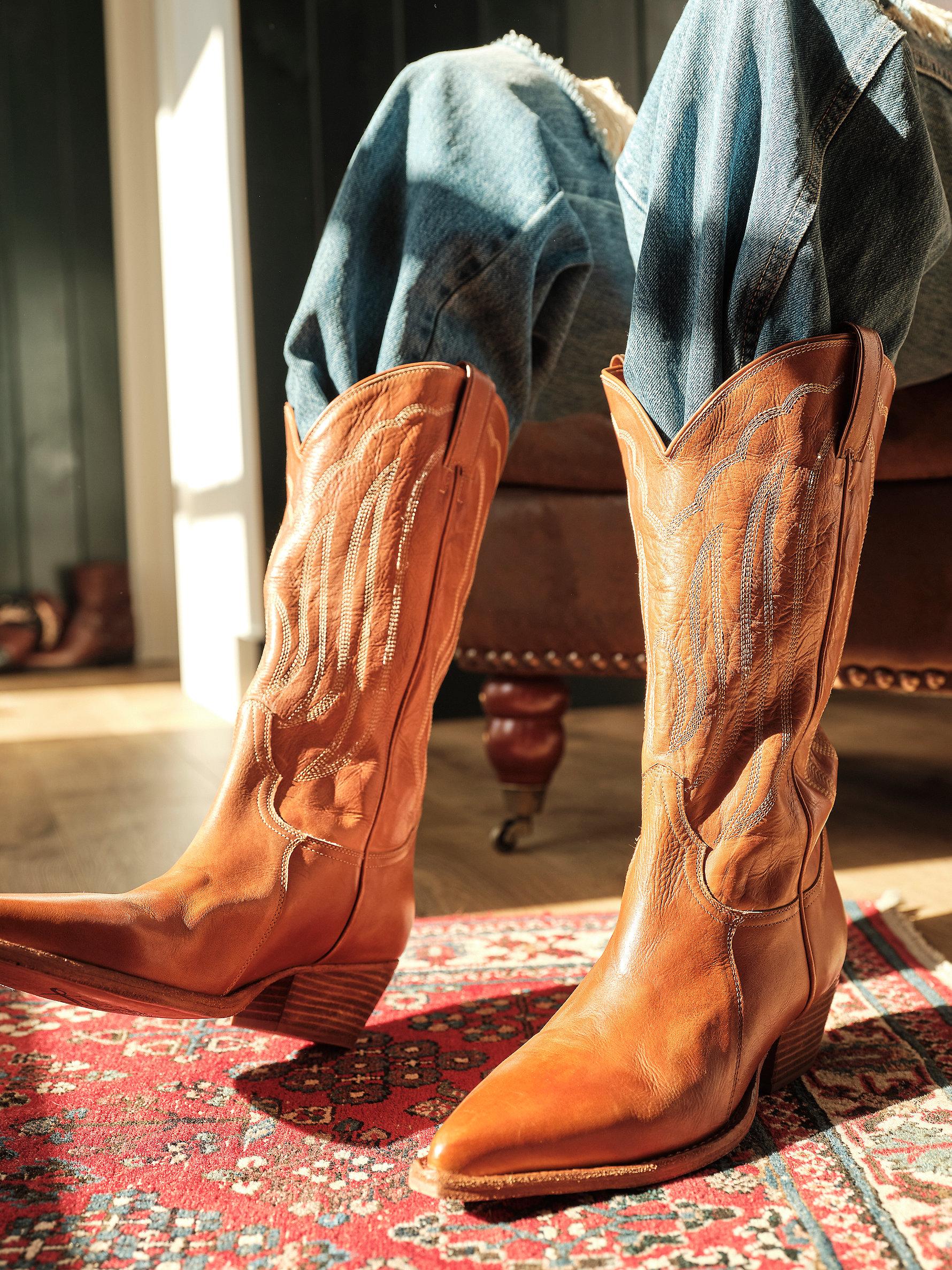 https://cdna.lystit.com/photos/freepeople/6f6bcd50/free-people-Tan-Ainsley-Mid-Western-Boots.jpeg