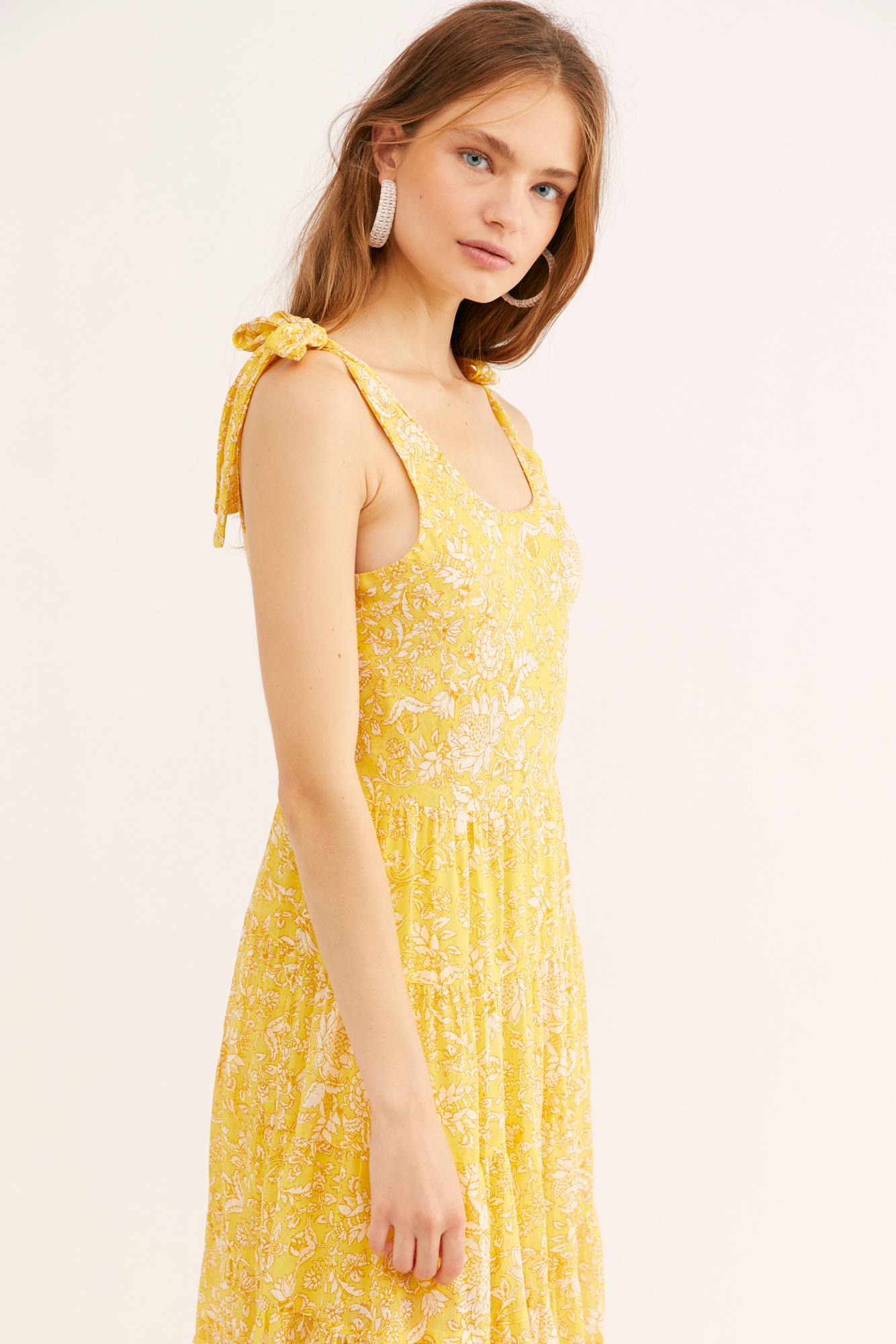 forever u tiered midi dress in embroidered lace in white Emersyn Midi Lace Dress - White