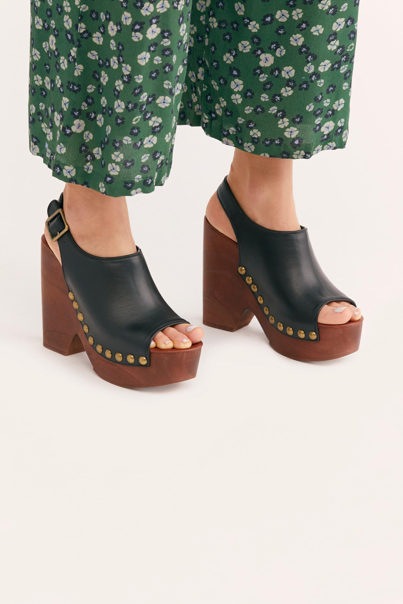 jeffrey campbell walk the line clog