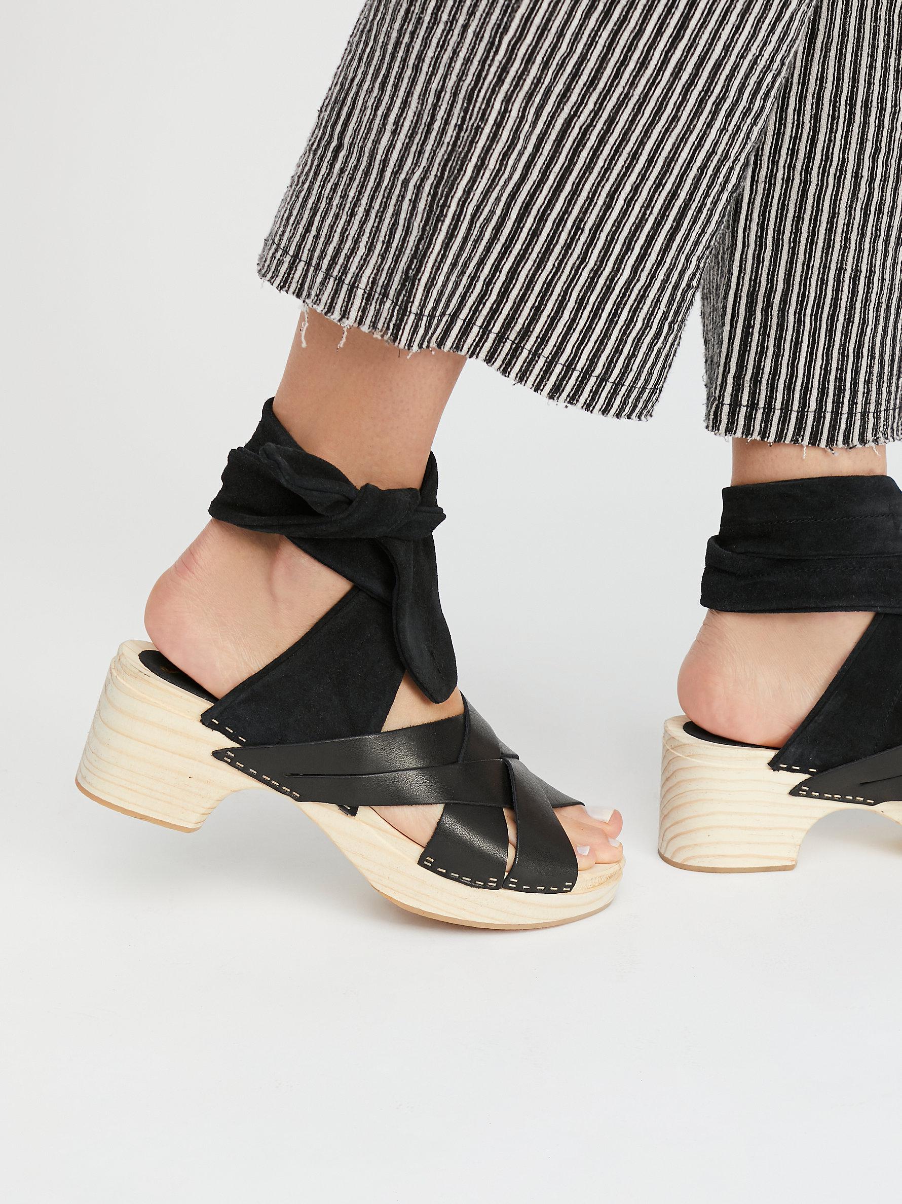 free people black clogs