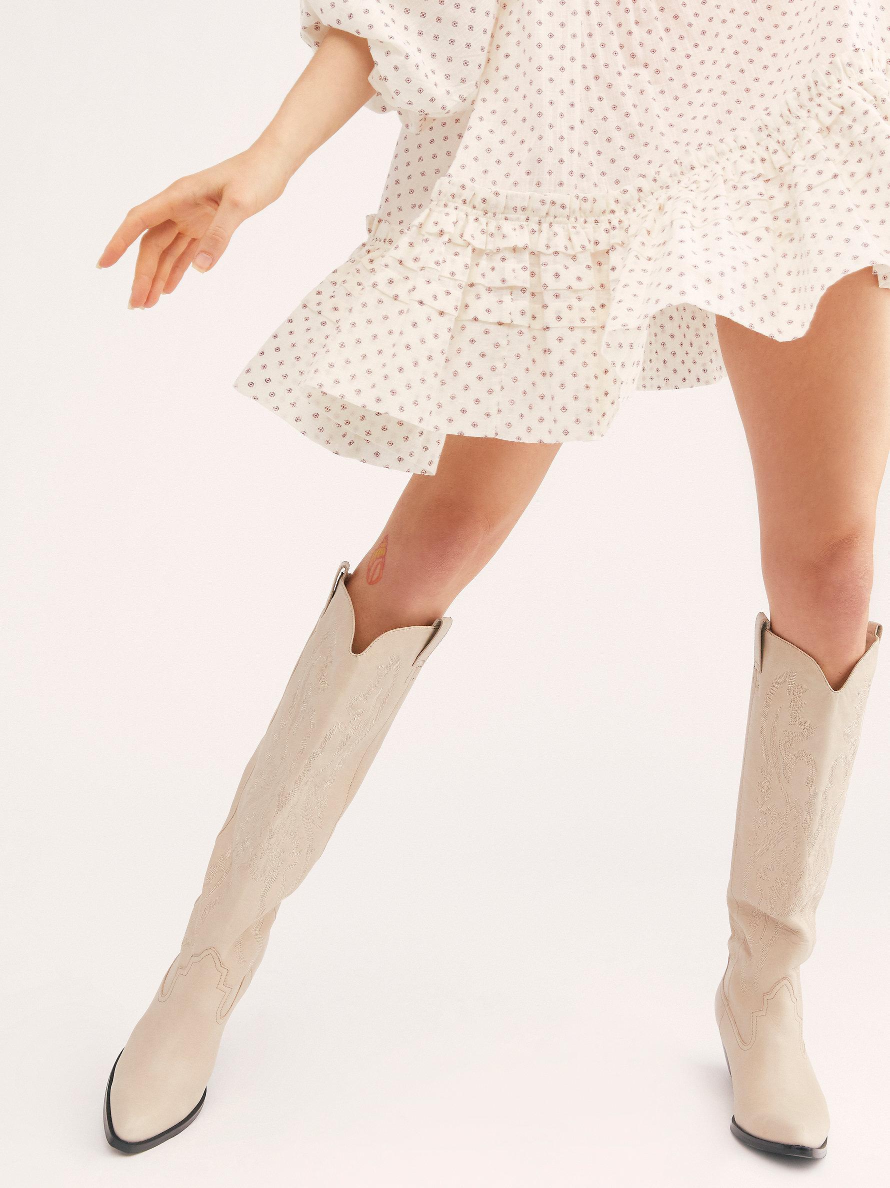 sandals for thin feet