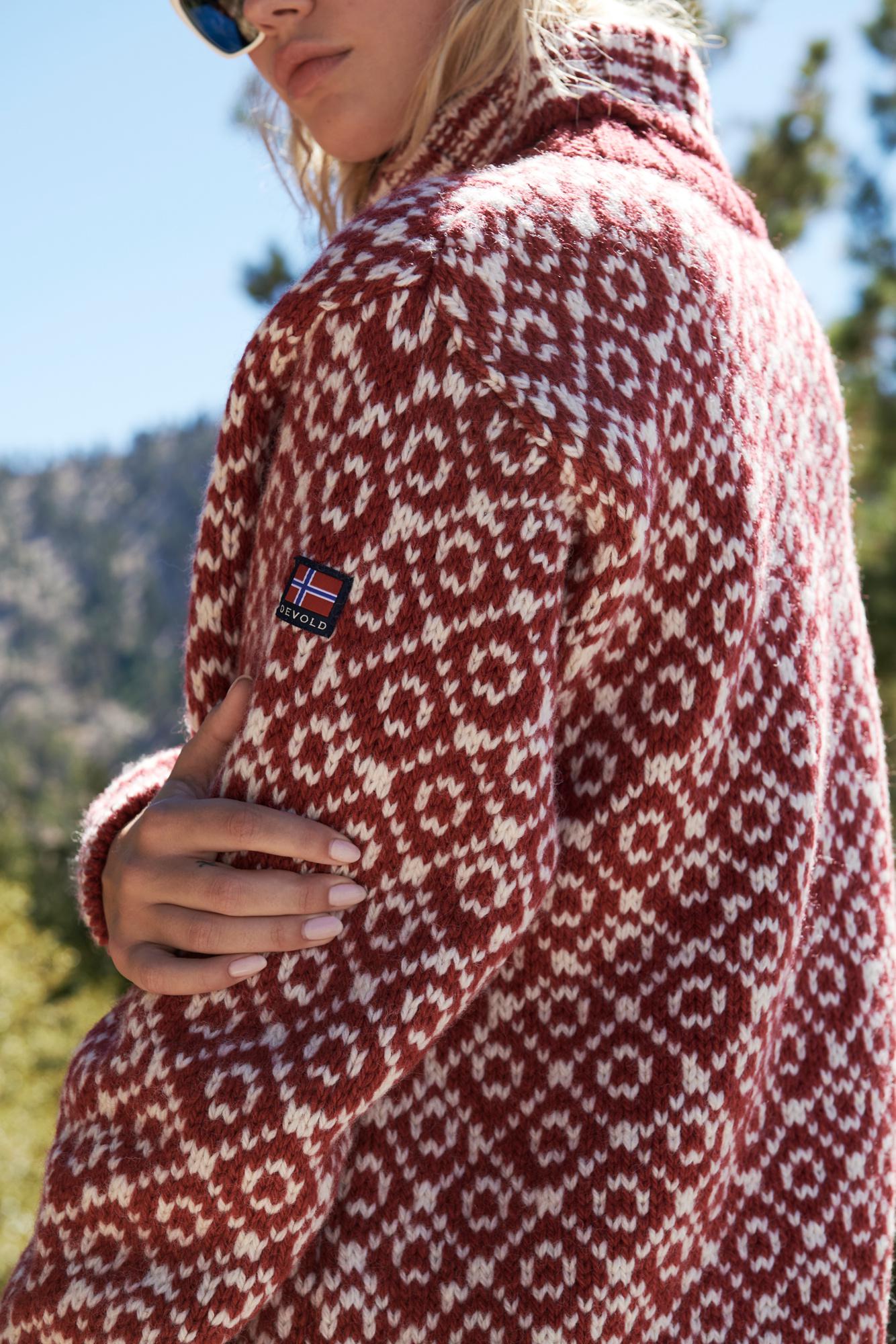 devold svalbard sweater