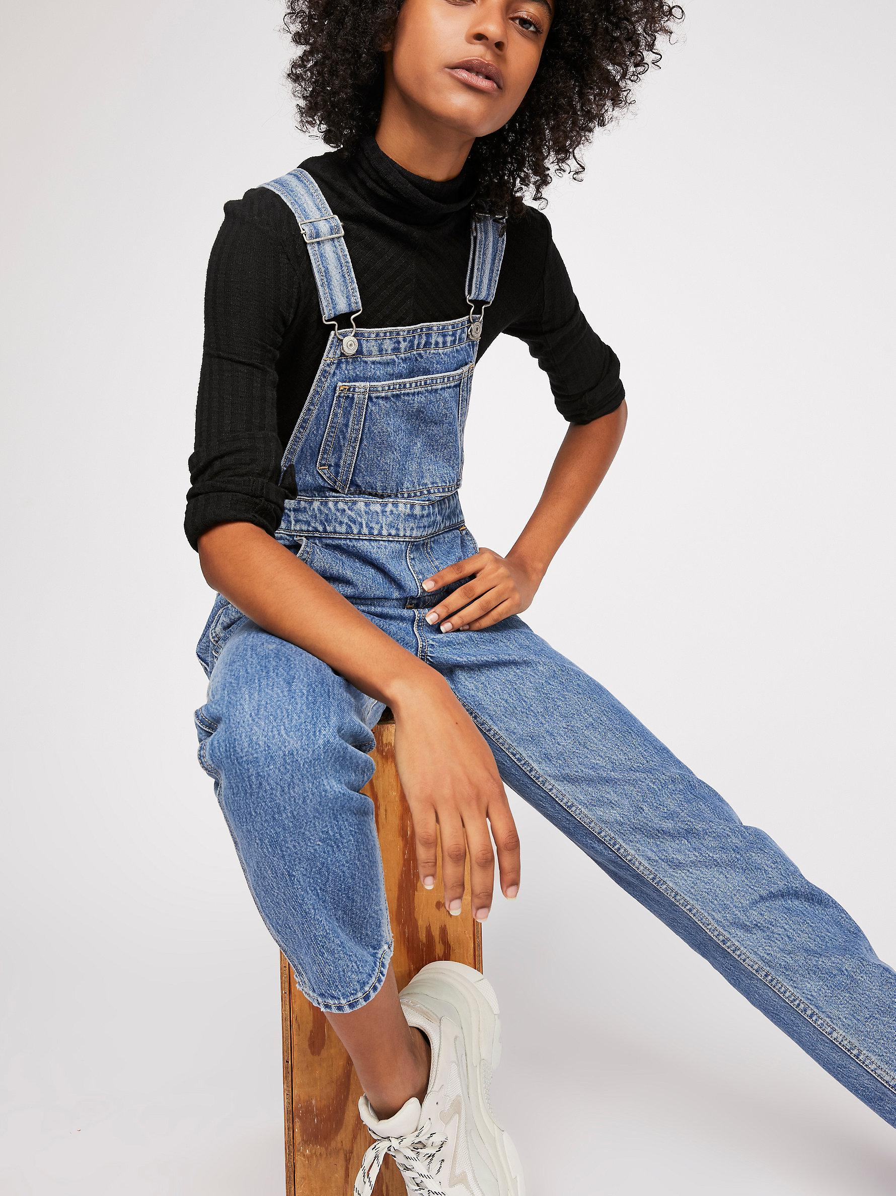 levis mom overalls hey shorty