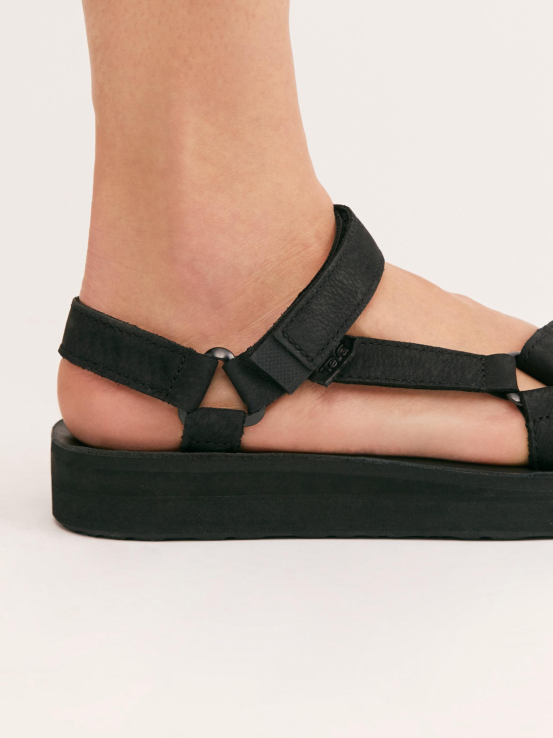 Free People Teva Midform Universal Leather Sandals in Black | Lyst