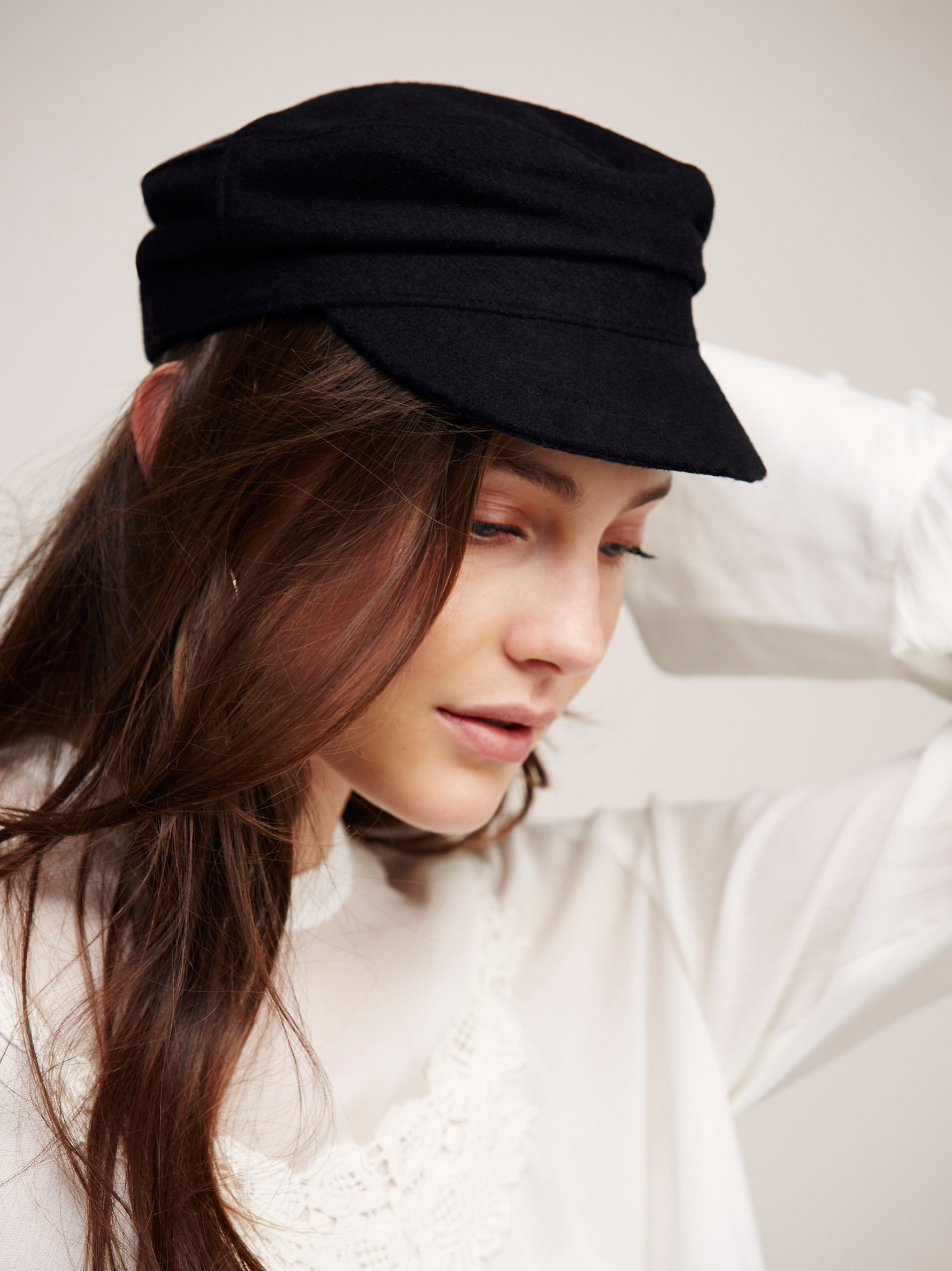 black lieutenant hat