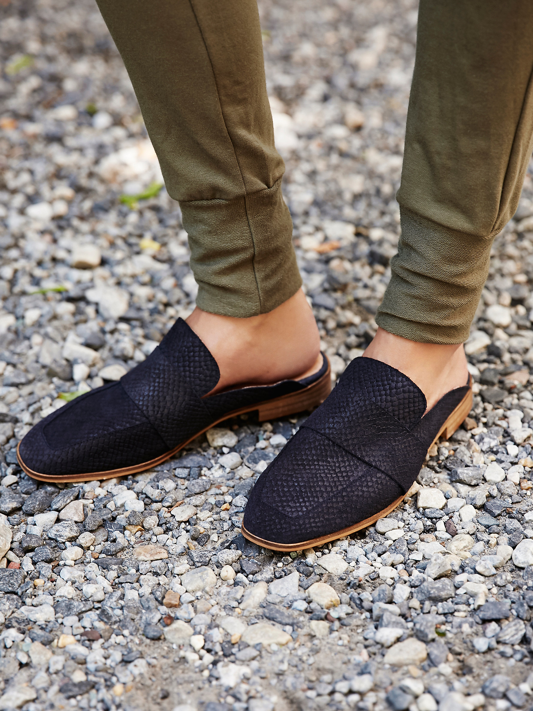 At 2025 ease loafer