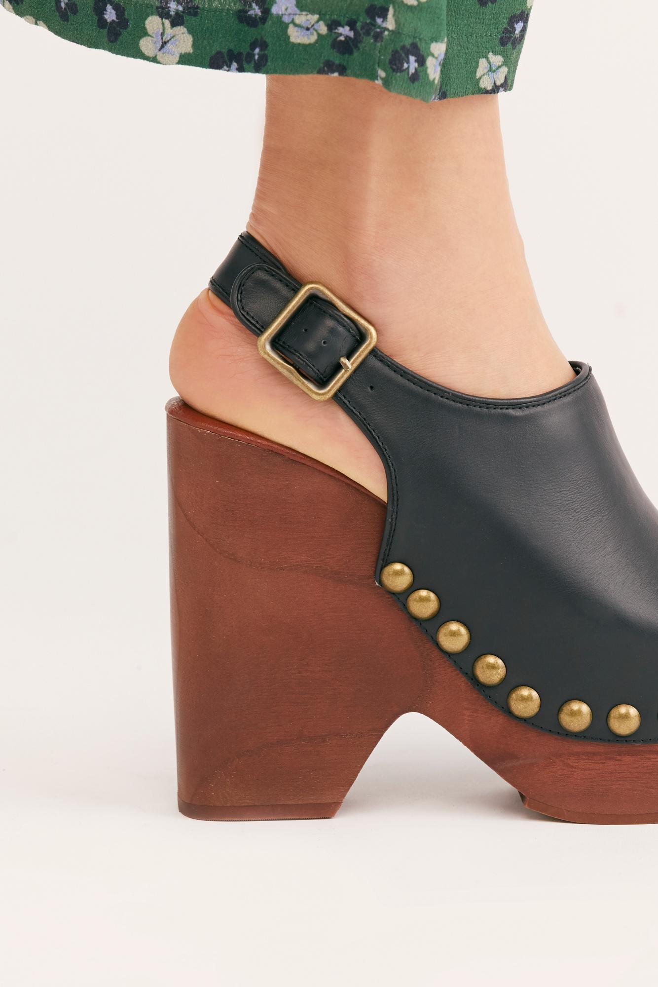 jeffrey campbell walk the line clog
