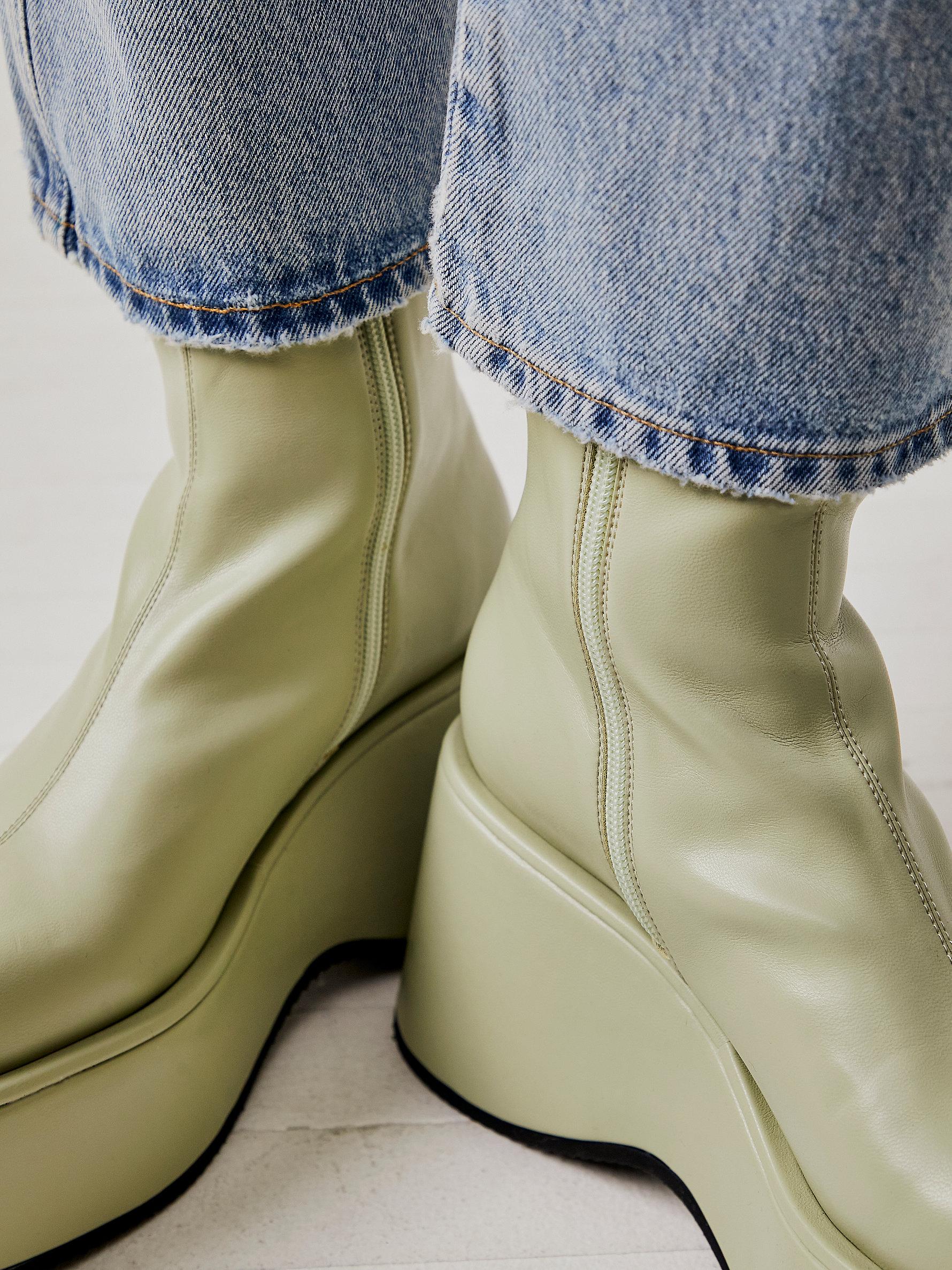 Free People Groove Platform Boots in Green | Lyst