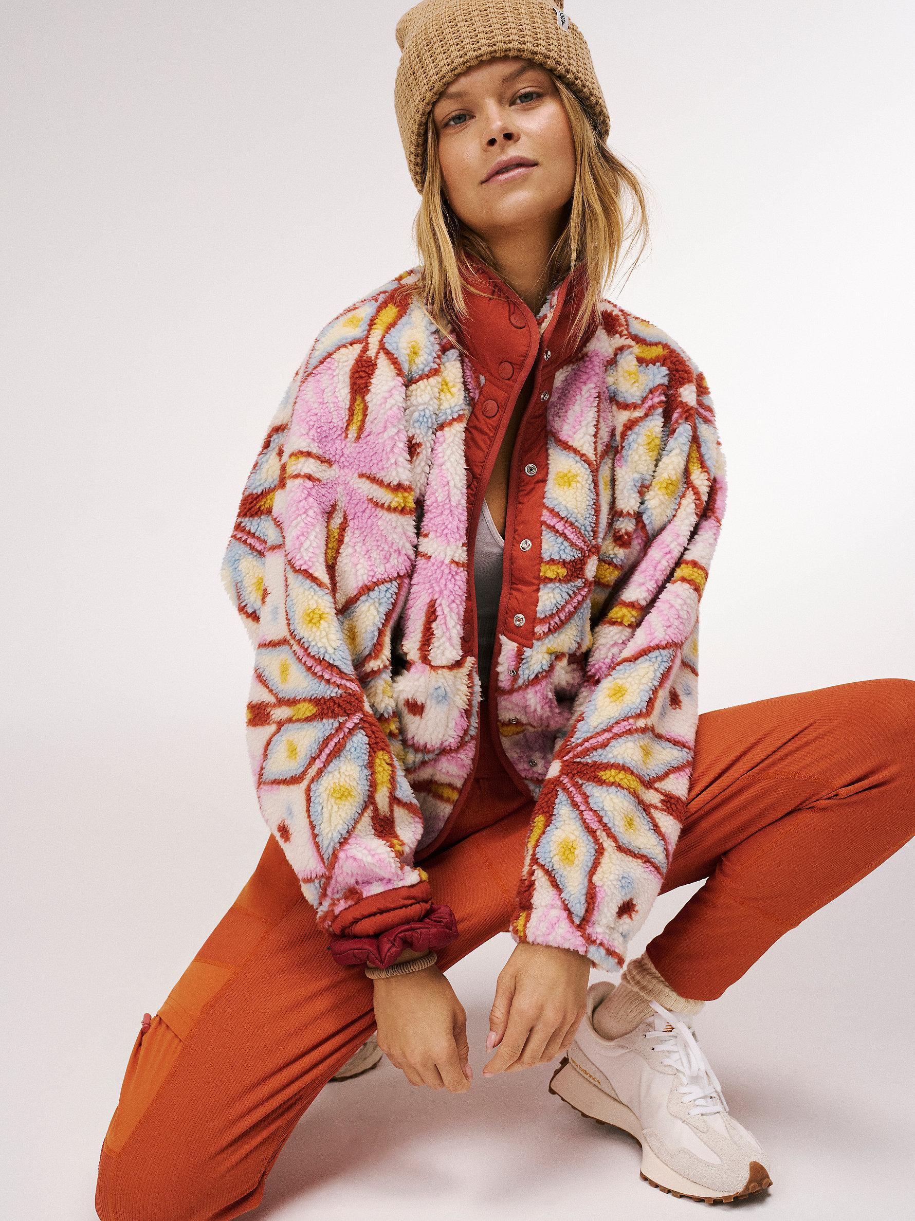 https://cdna.lystit.com/photos/freepeople/bc20c8ca/free-people-Moonglow-Combo-Hit-The-Slopes-Printed-Fleece-Jacket.jpeg