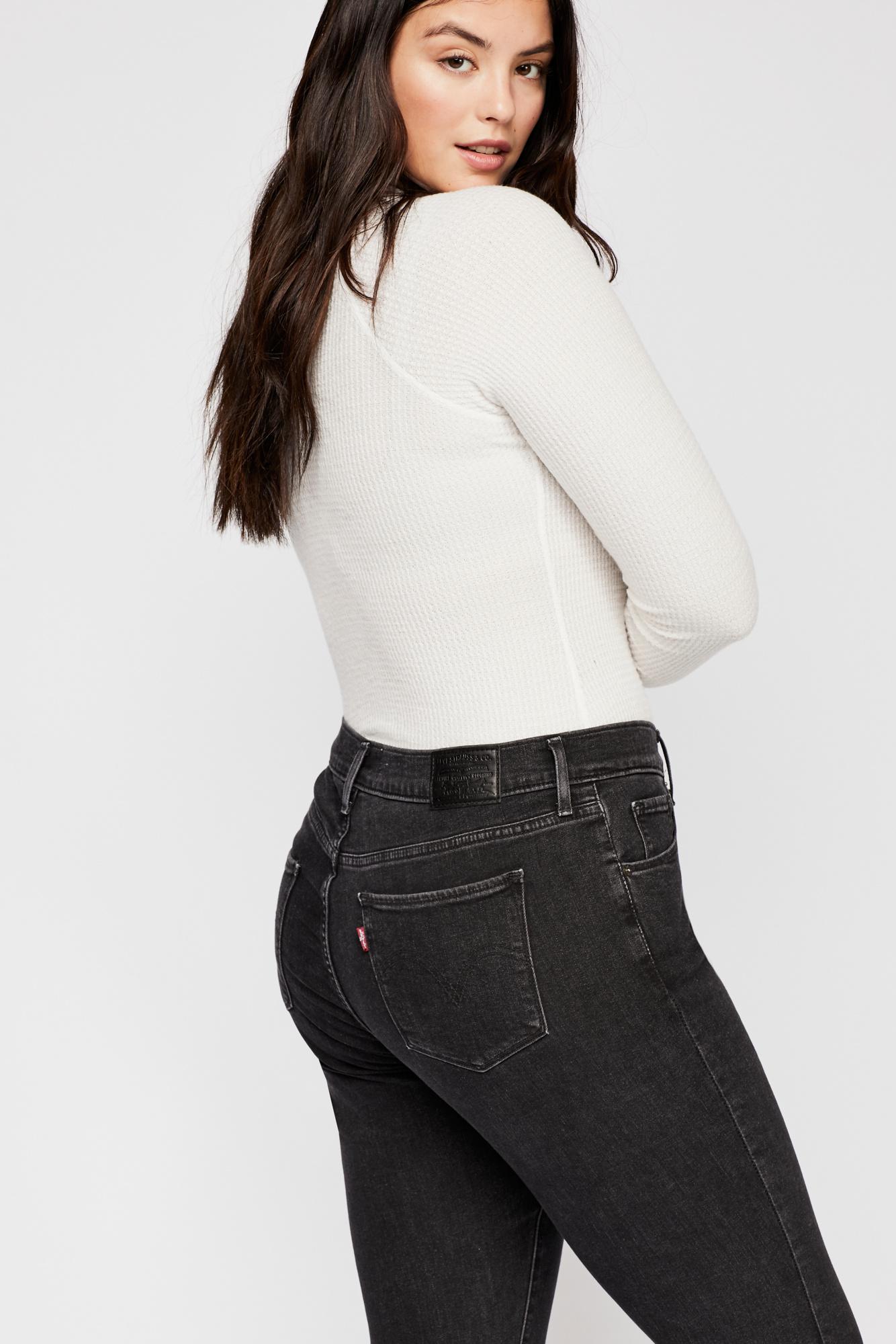 levi curvy straight jeans