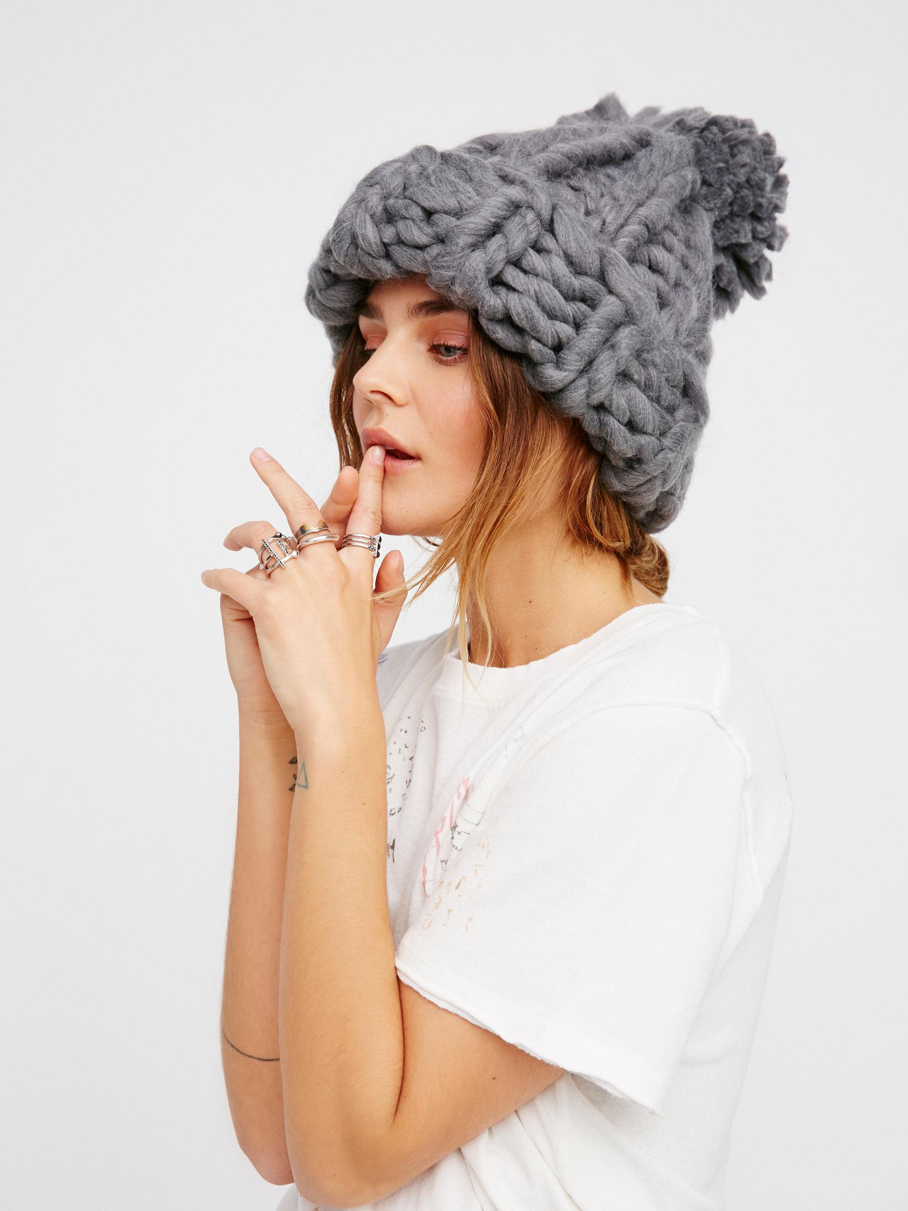 Chunky pom pom beanie Clearance