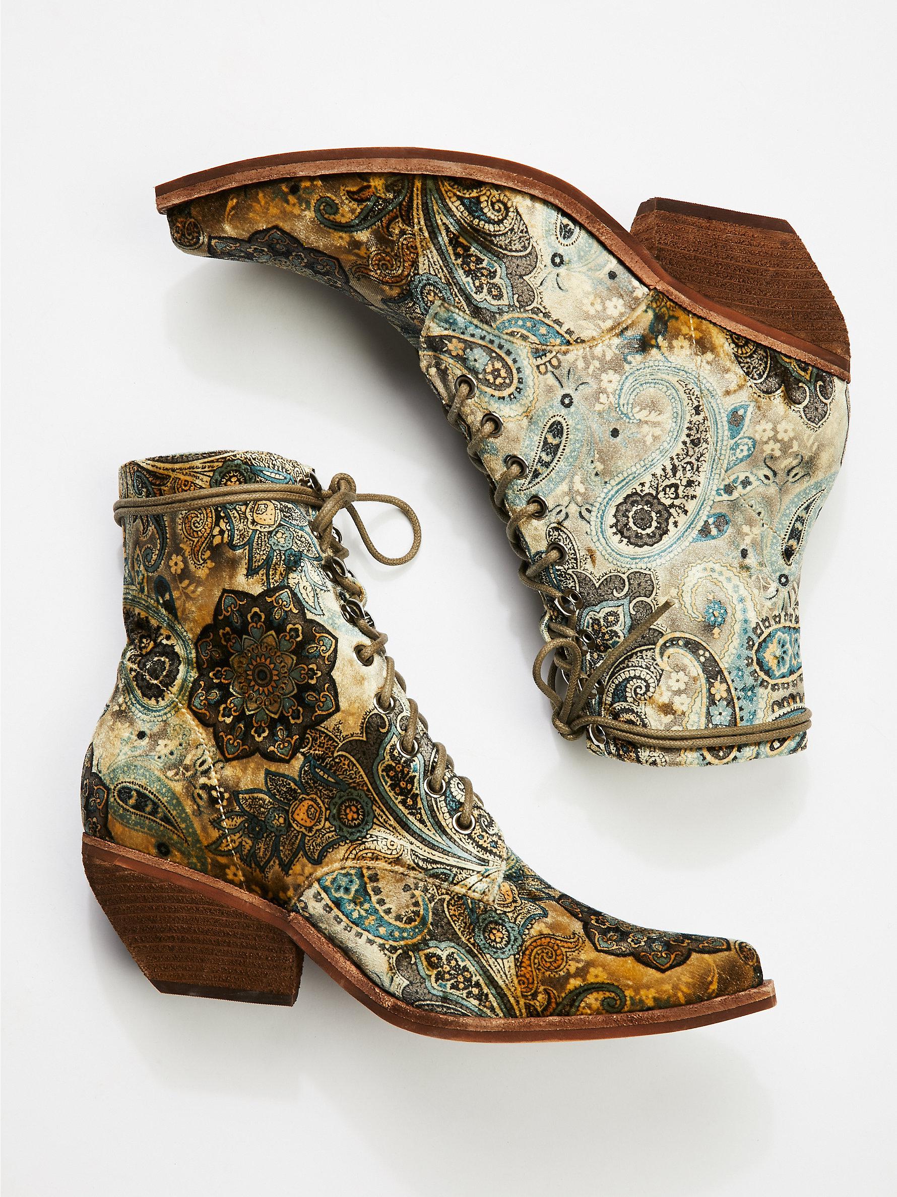 Western Boot By Jeffrey Campbell 