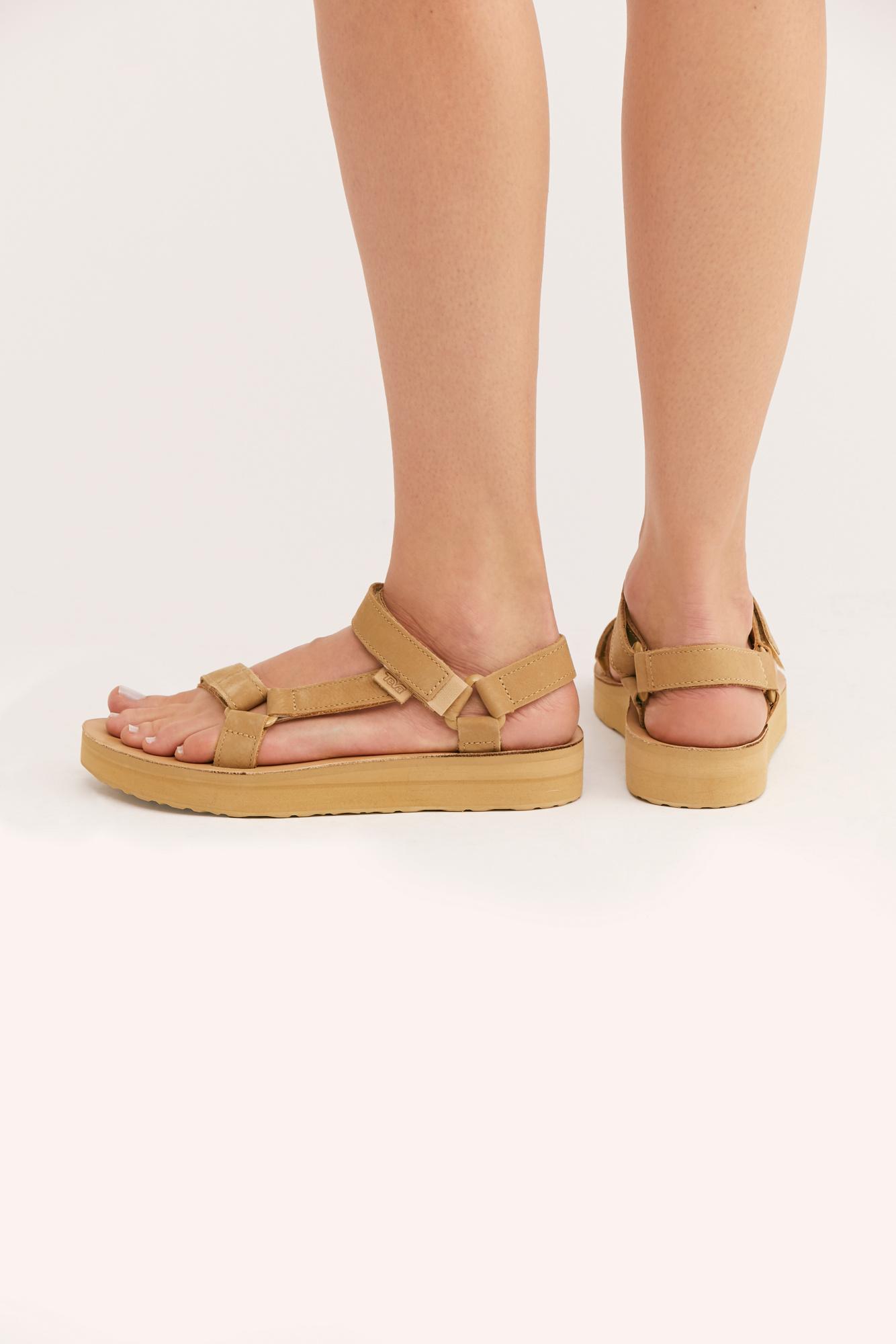 teva midform desert sand