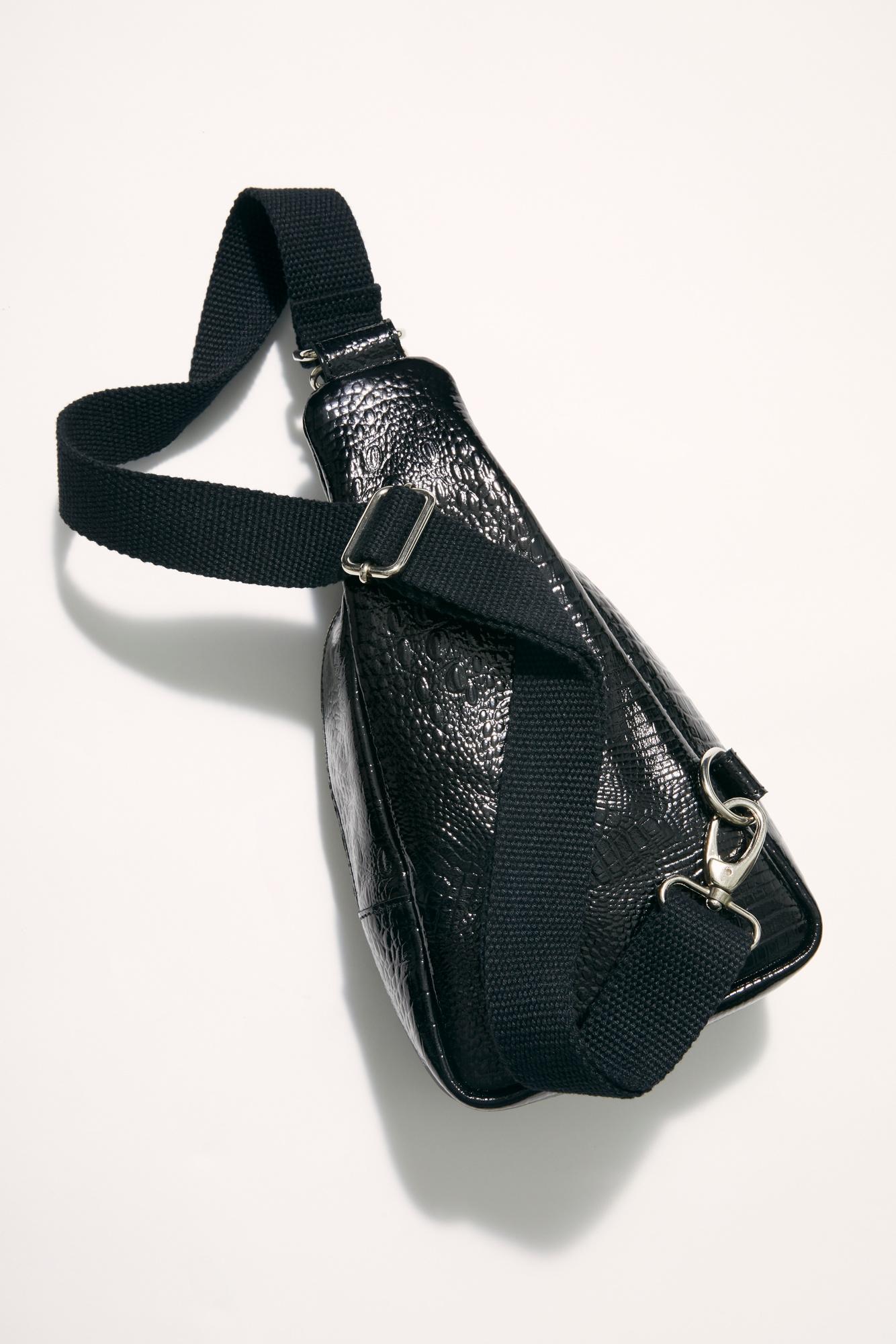 crocs sling bag