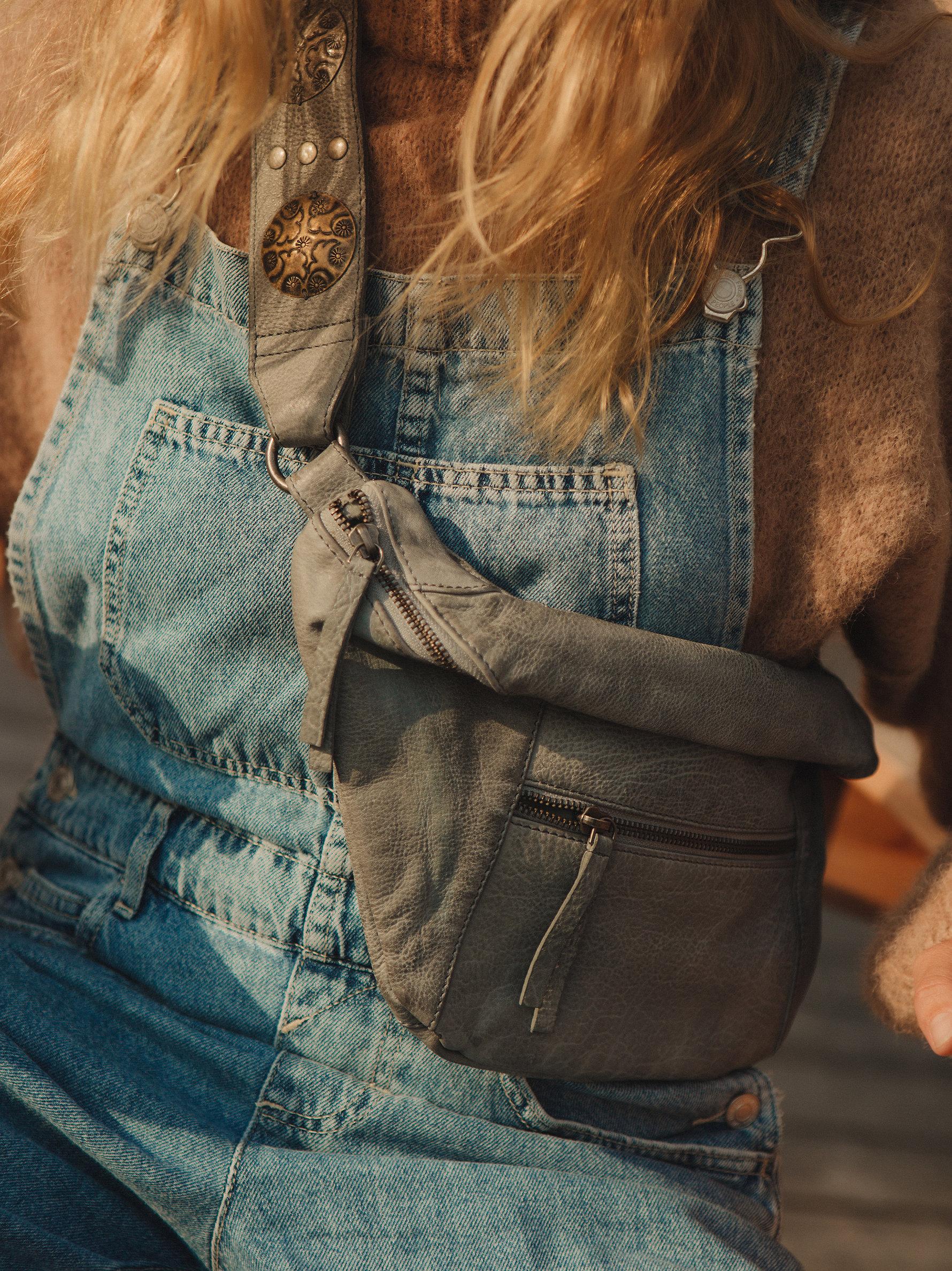 embellished sling bolsa