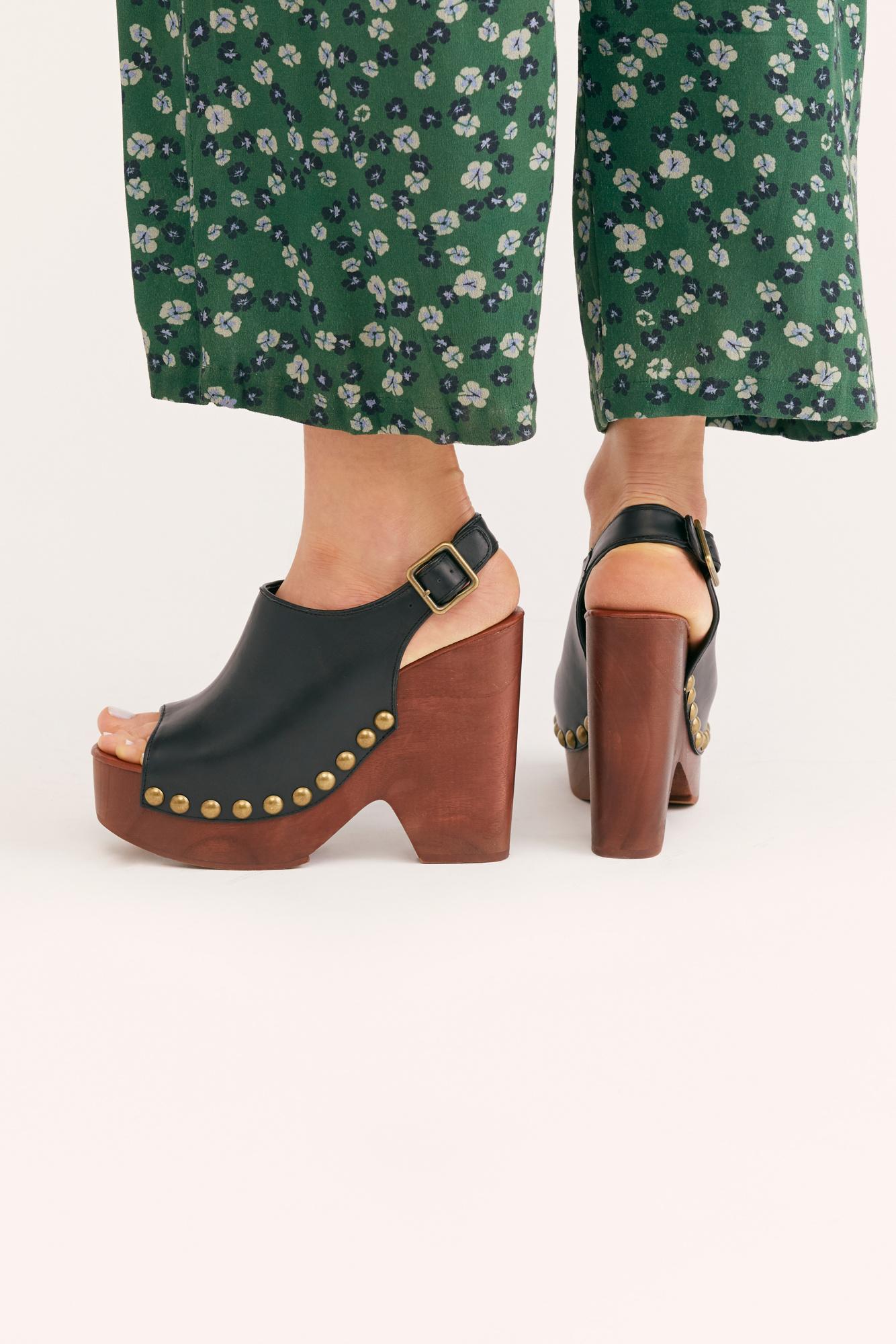 jeffrey campbell walk the line clog