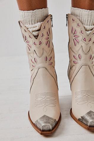 Vince blakely cheap boots white