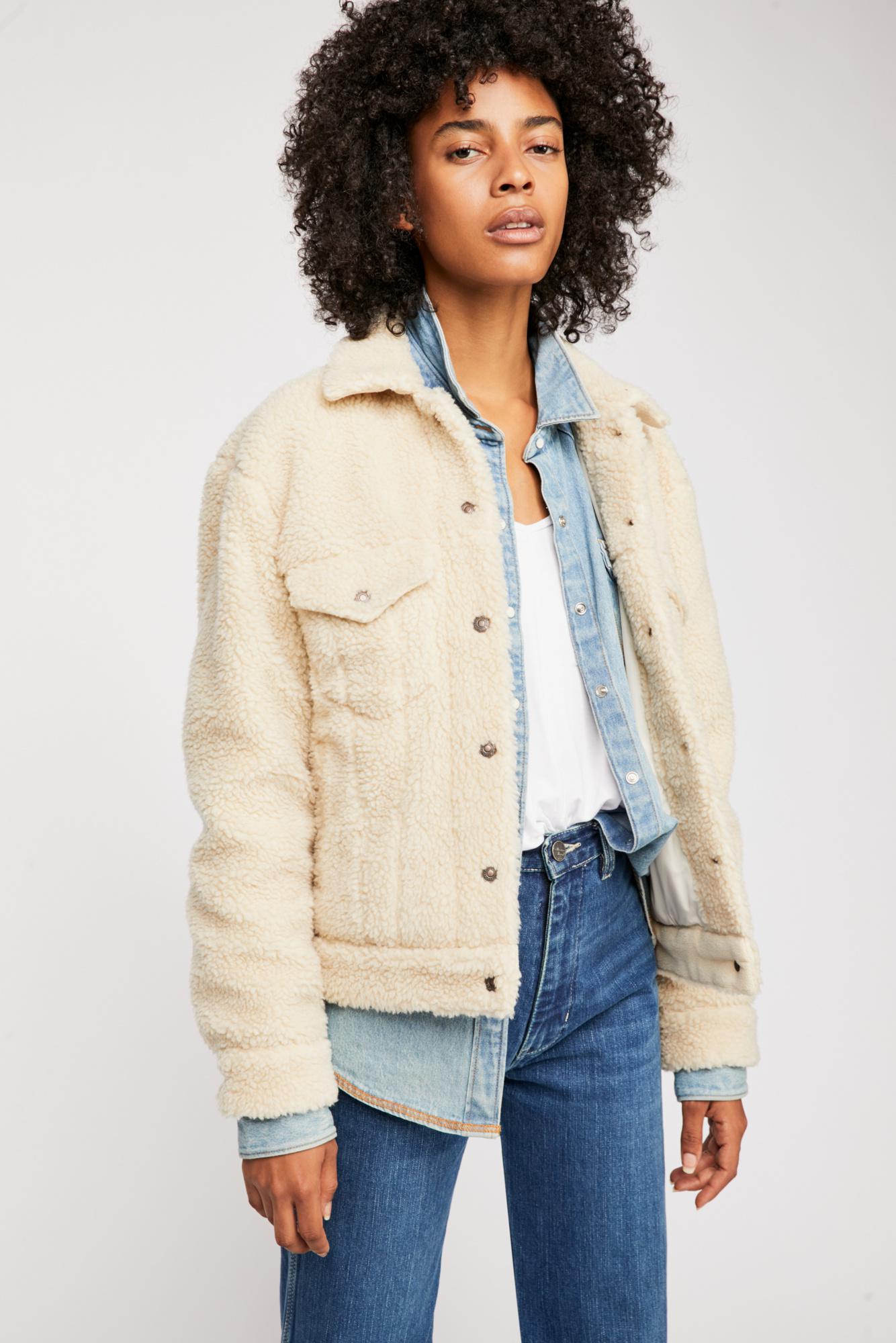 levis all over sherpa trucker
