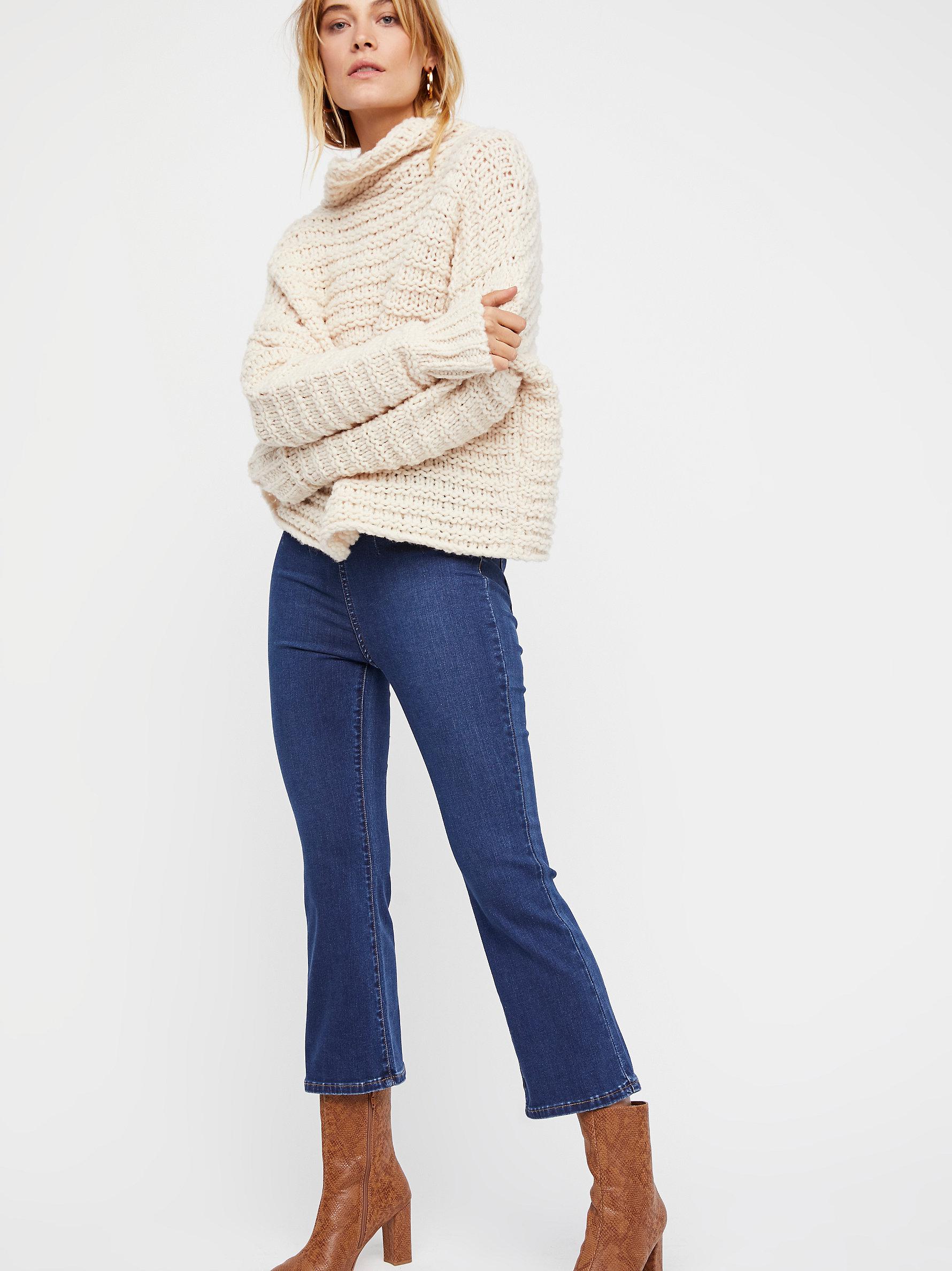 Free People Ultra-high Pull-on Crop Jeans in Blue | Lyst
