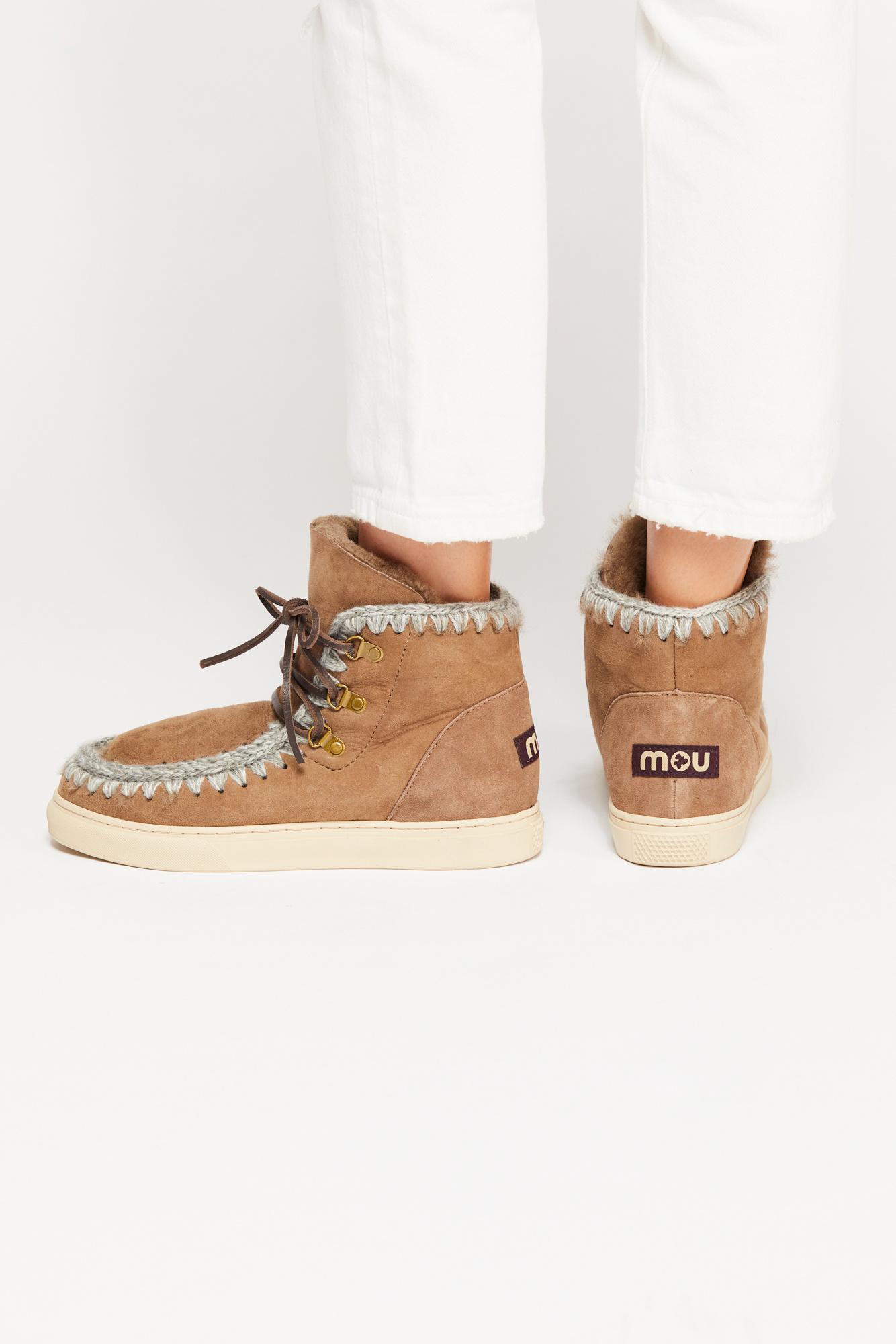 mou sneaker lace up