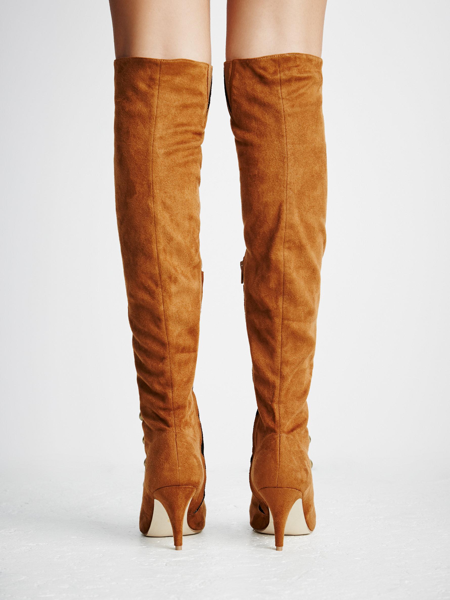 pointed toe heels for wide feet