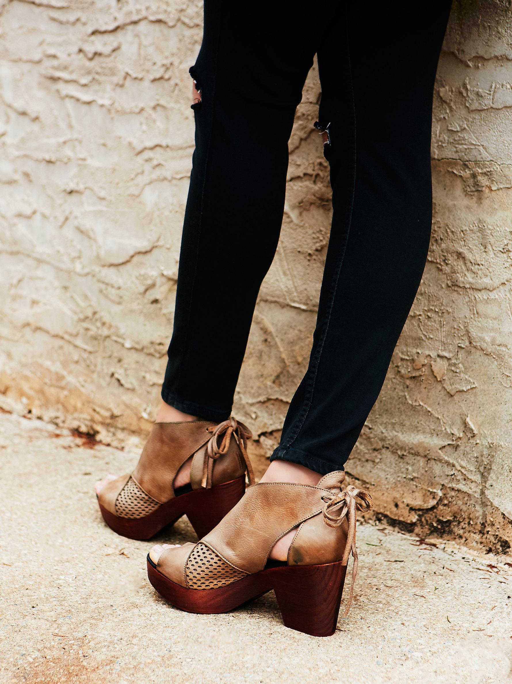 Free people Revolver Clog in Brown | Lyst