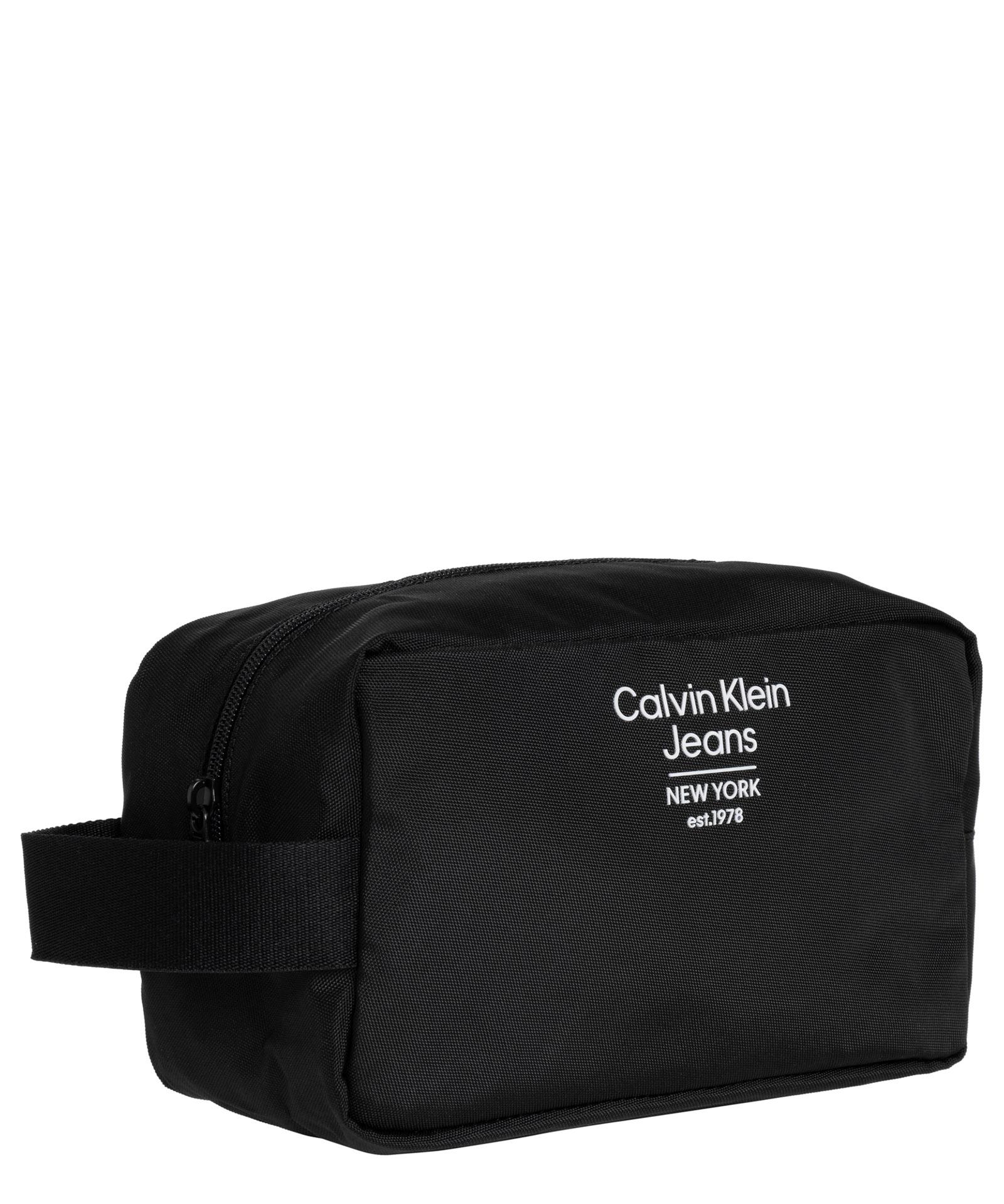 Calvin Klein Toiletry Bag in Black for Men | Lyst