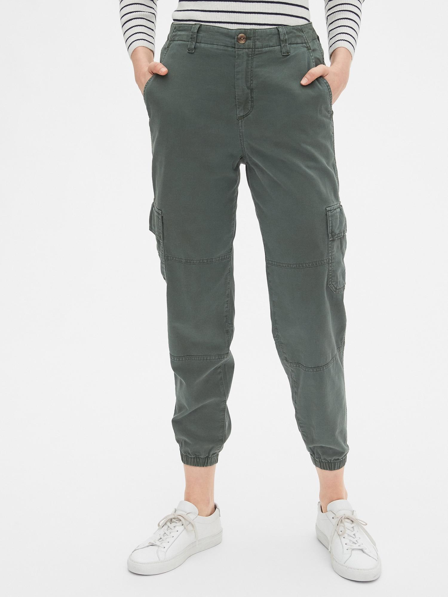 gap green joggers