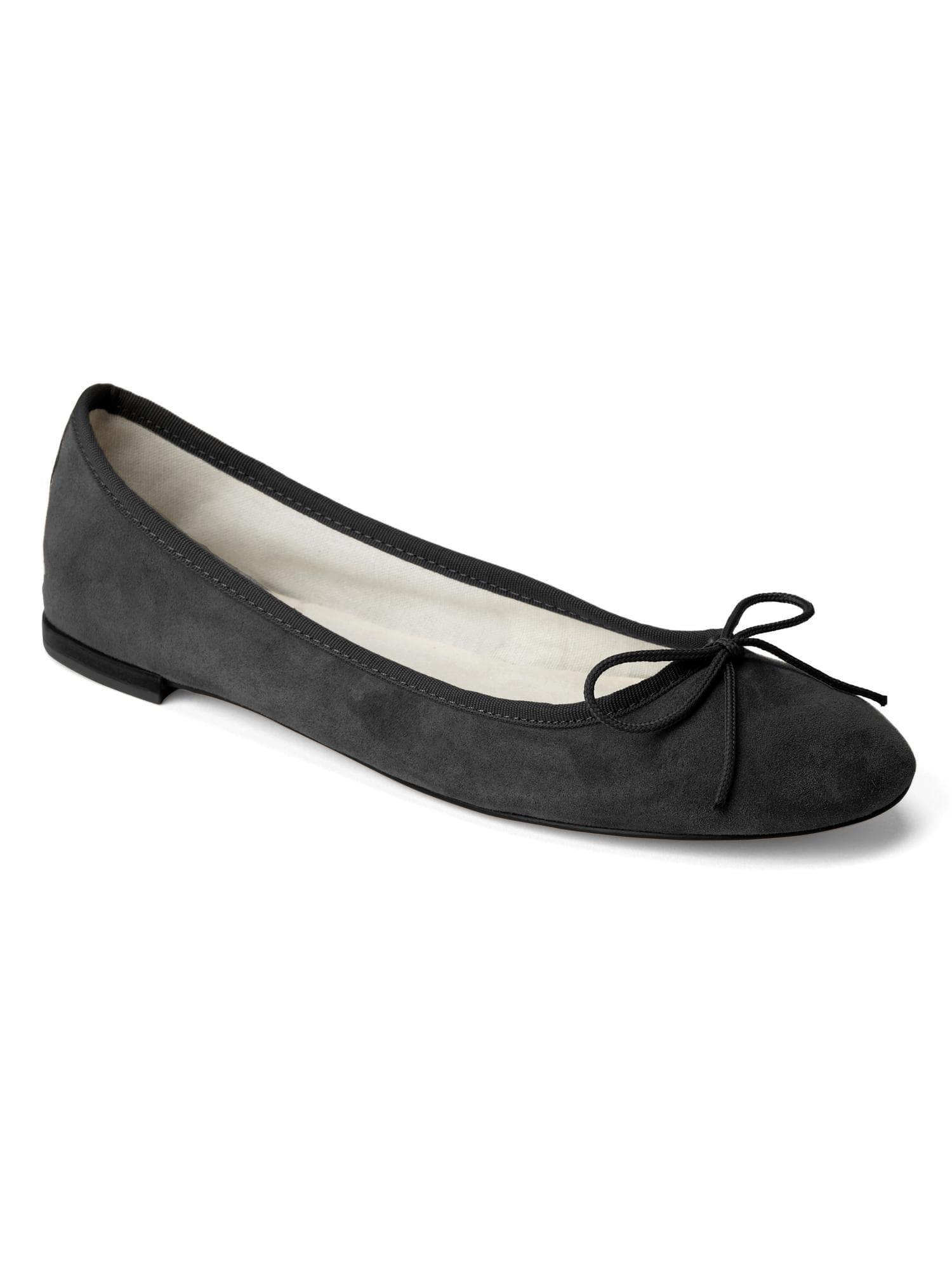 gap black flats