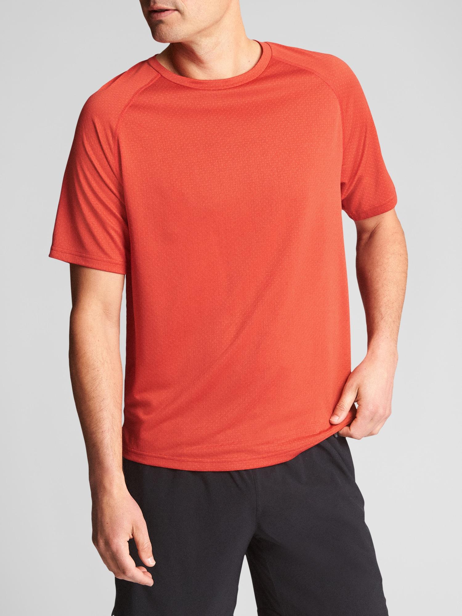 gap fit tshirt