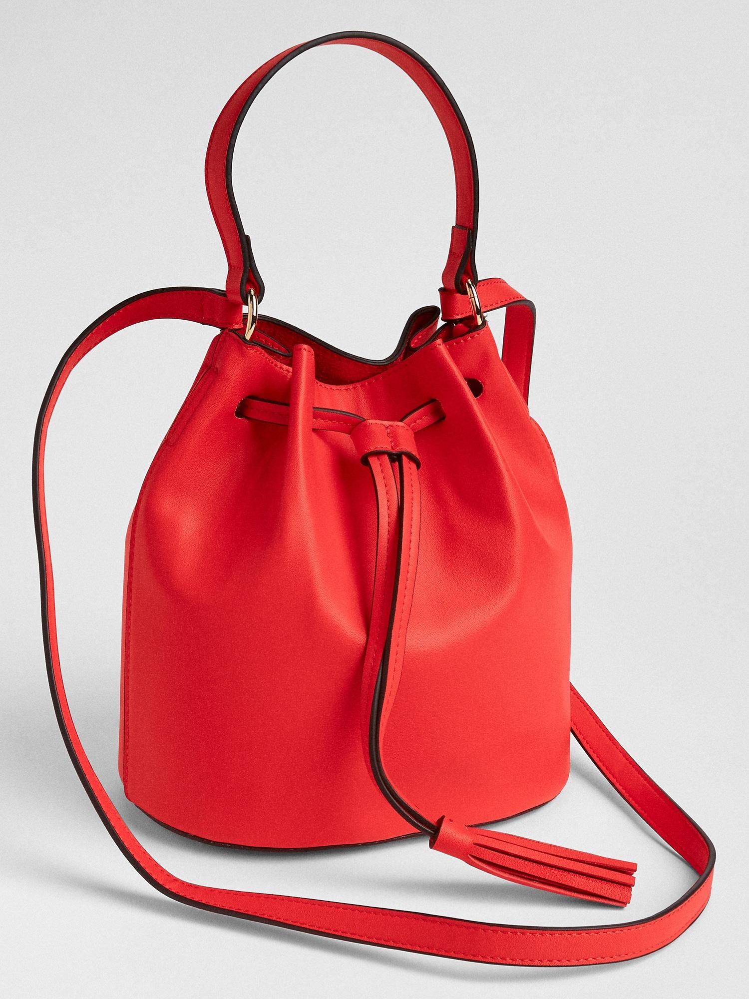 bucket bag gap