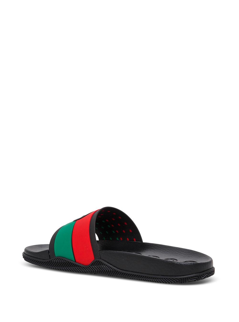 Gucci Man's Rubber Slide Sandals With Logo in Black for Men | Lyst