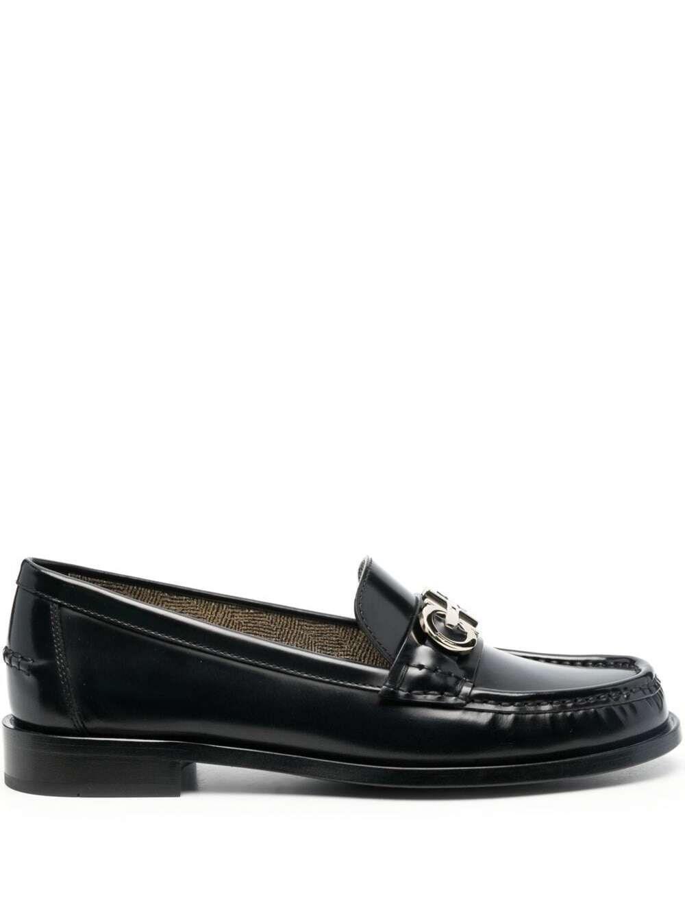 Ferragamo Ofelia Logo Plaque Loafers in Black | Lyst
