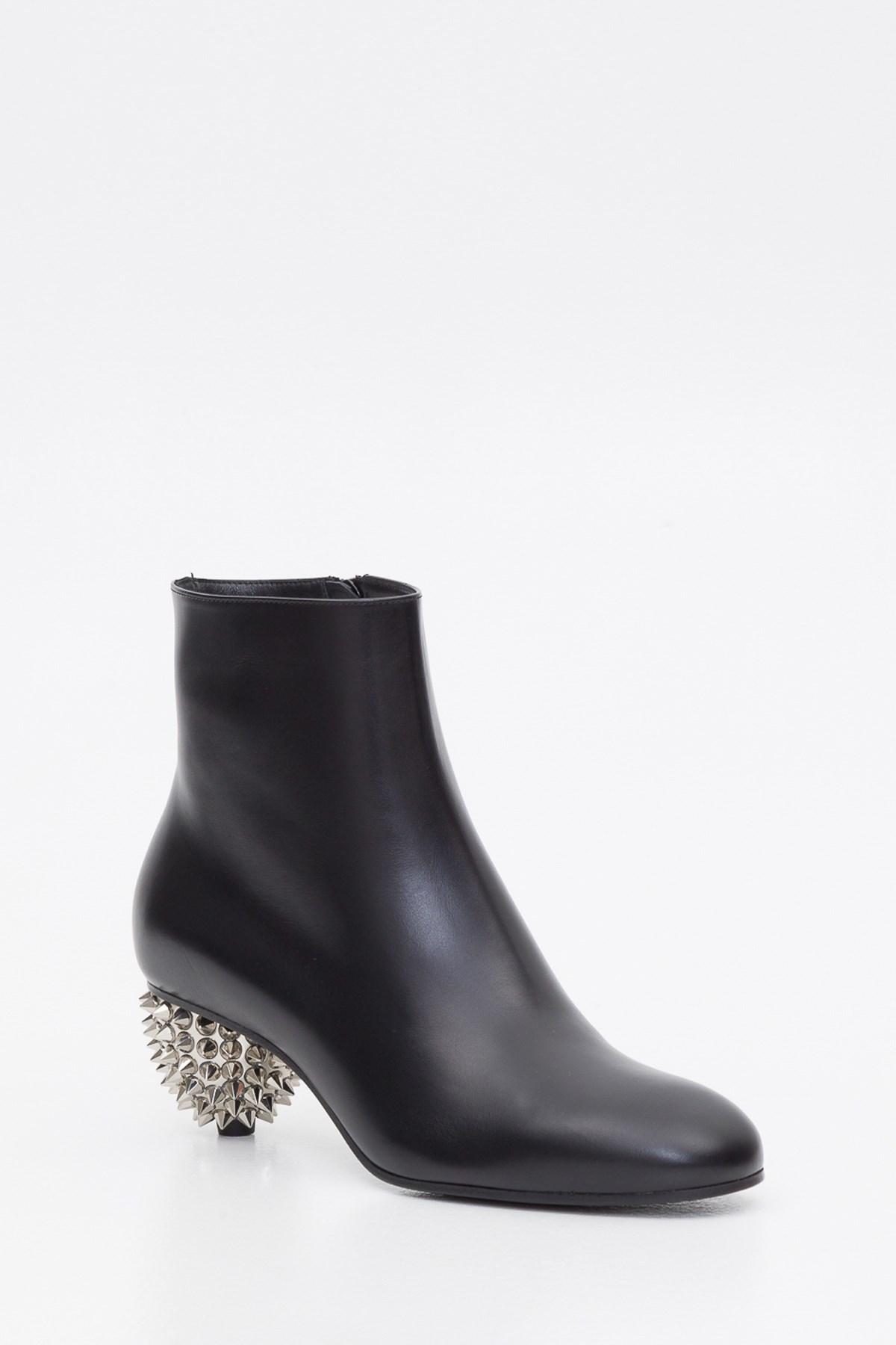 spiked chelsea boots