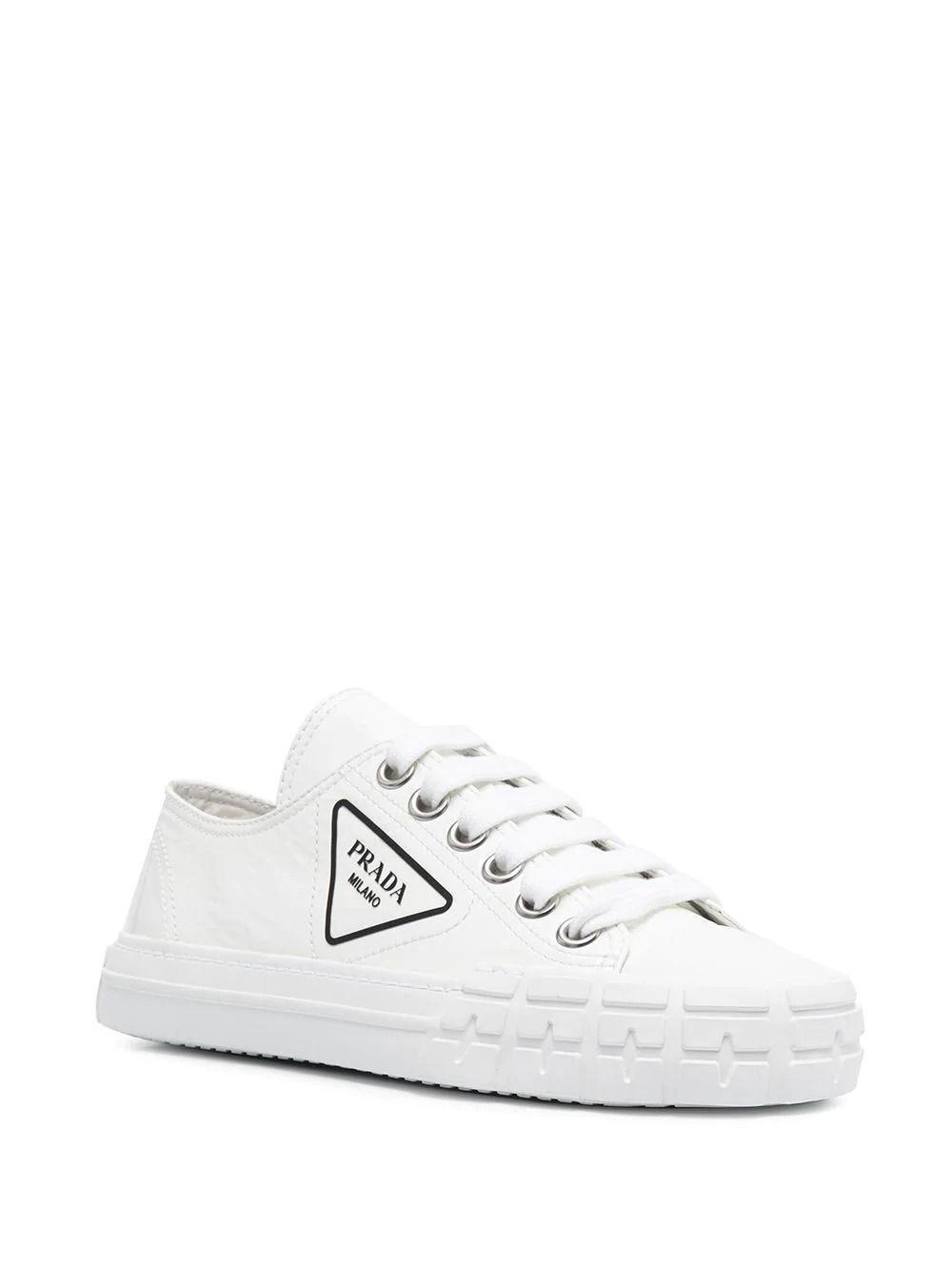 Insecten tellen gastvrouw Keizer Prada White Wheel Patent Leather Sneakers With Vulcanized Rubber Sole | Lyst