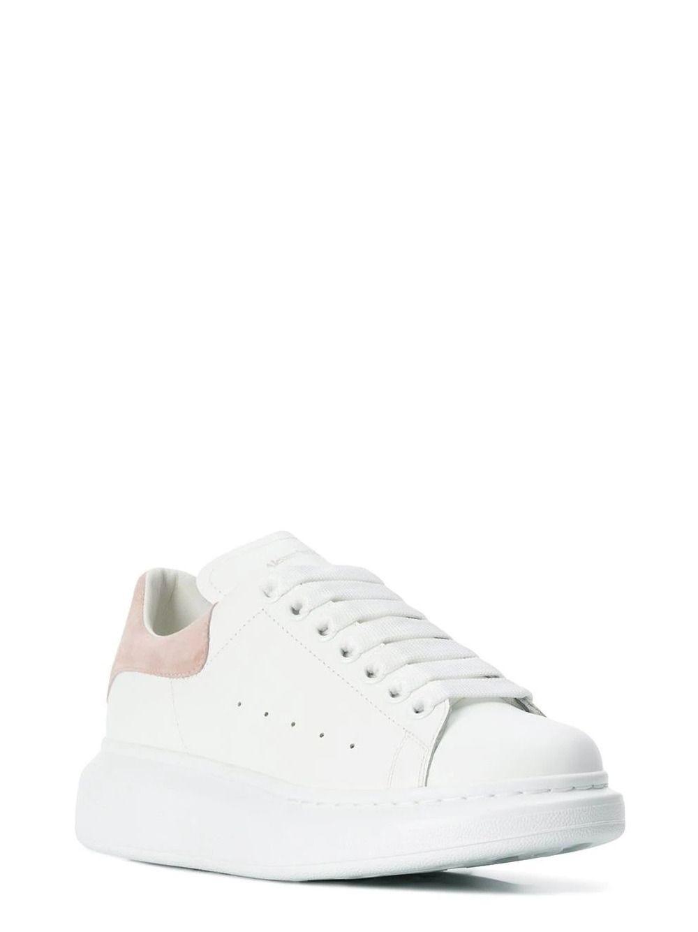 Sneakers Oversize bianche con dettaglio a contrasto rosa di Alexander  McQueen in Bianco | Lyst