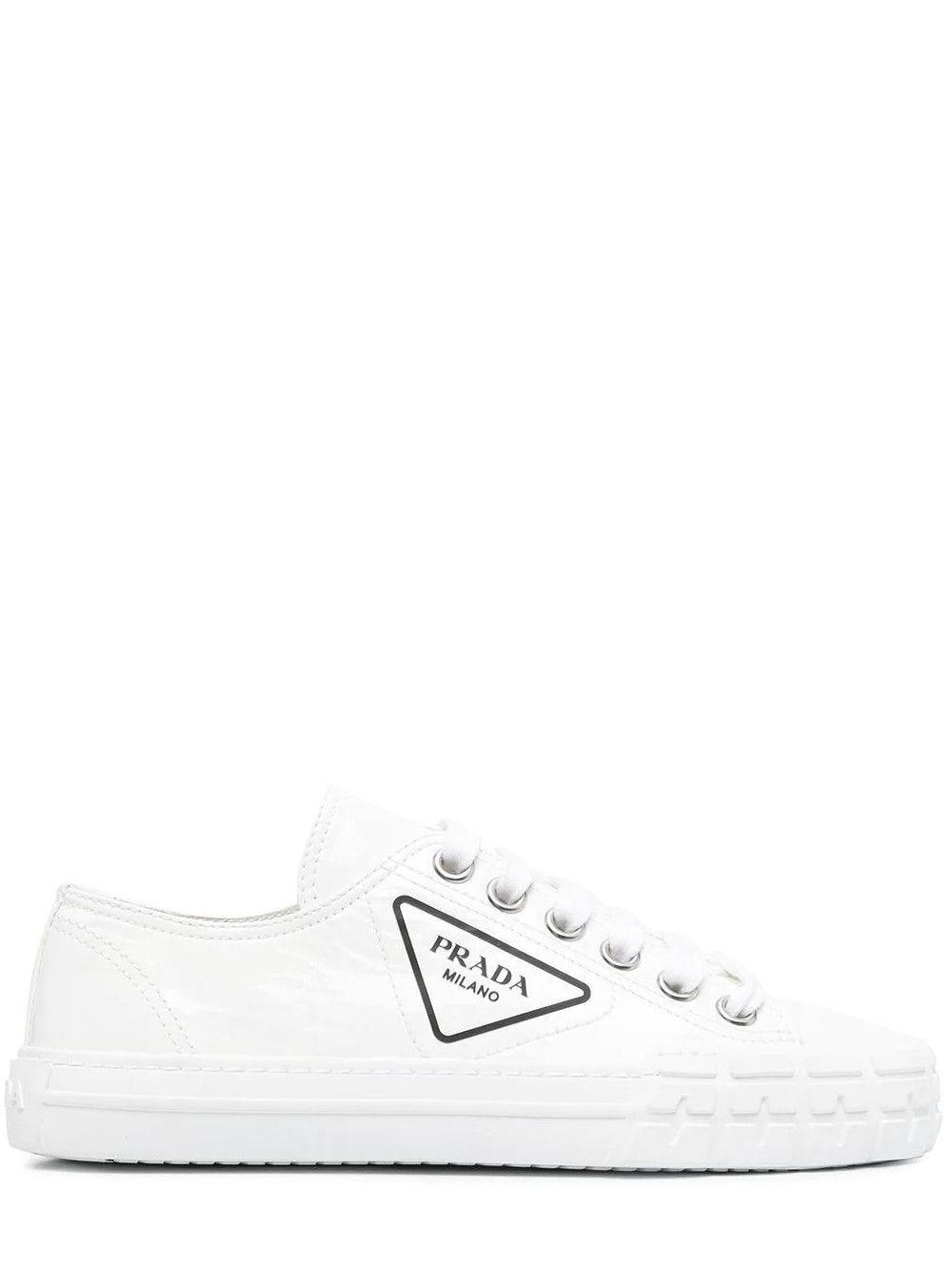 Insecten tellen gastvrouw Keizer Prada White Wheel Patent Leather Sneakers With Vulcanized Rubber Sole | Lyst